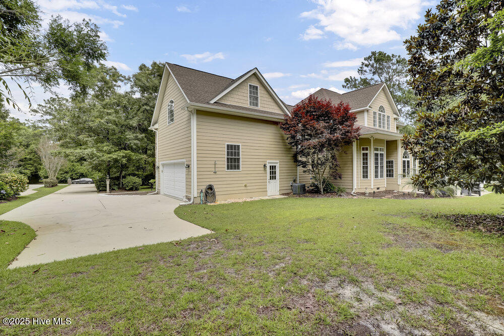 100513085 | Photo 51