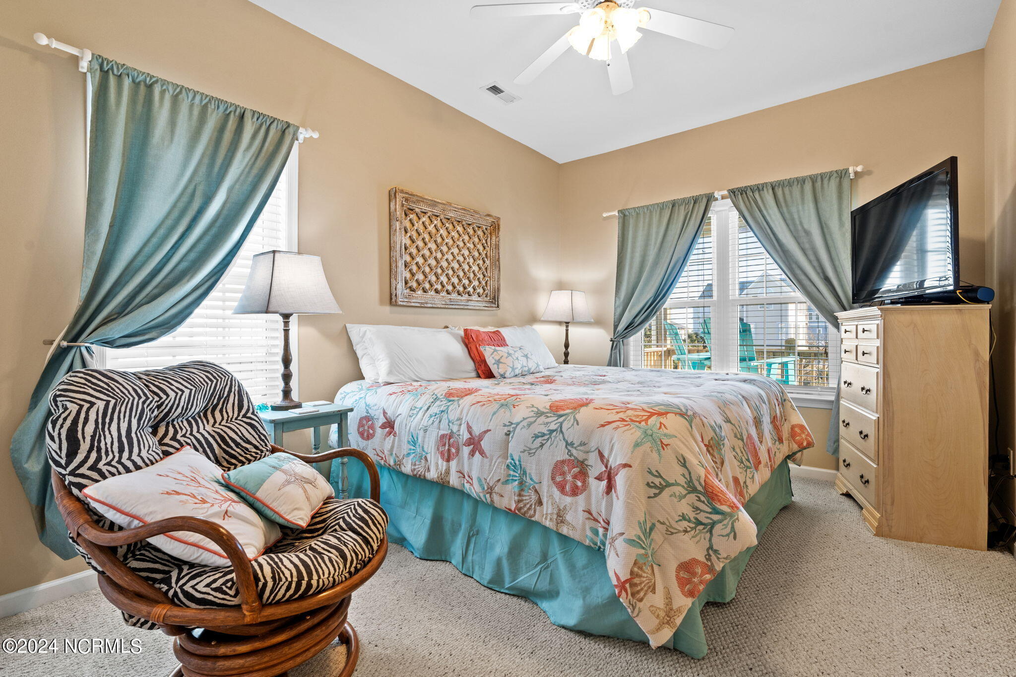 100566939 | Photo 18