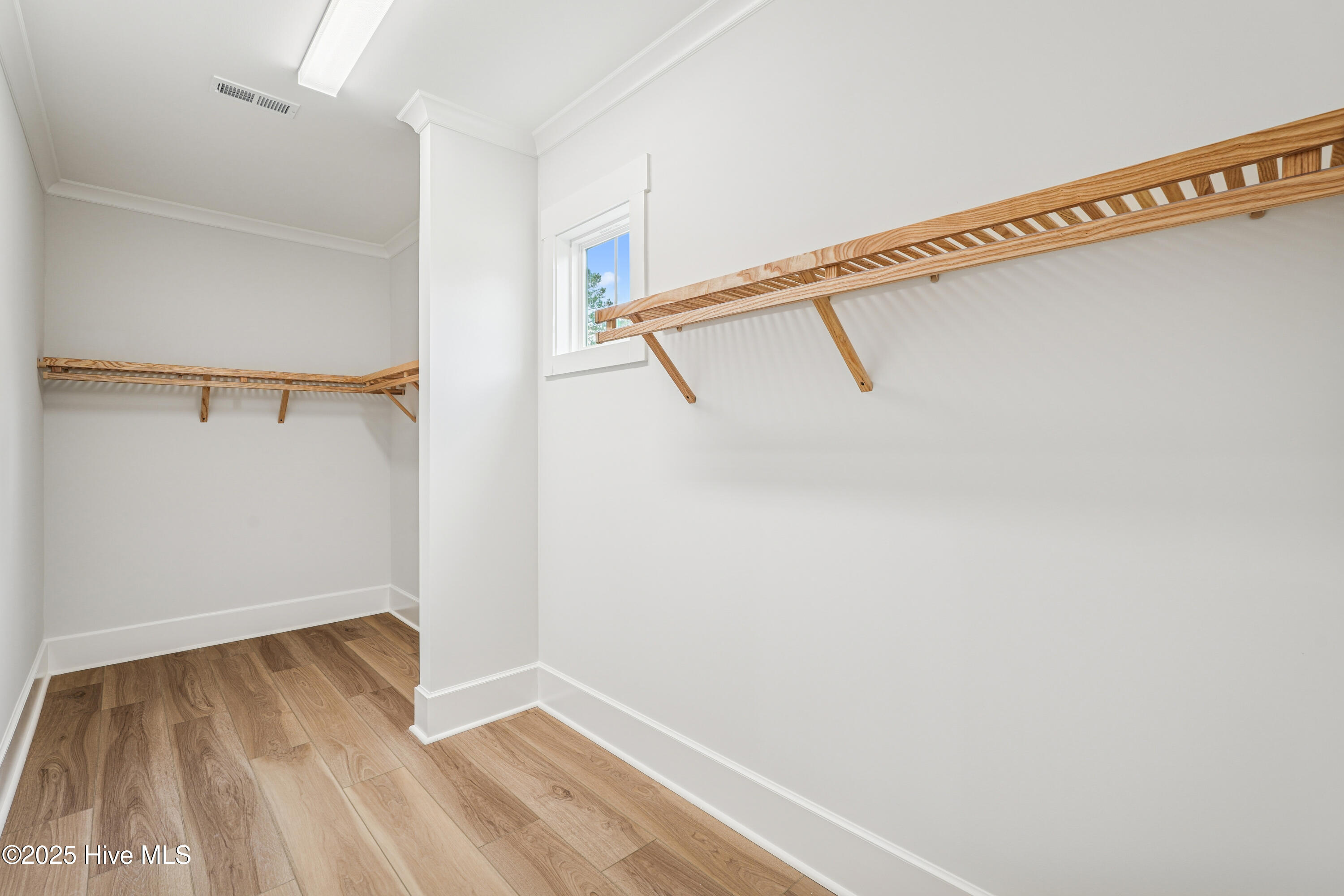 100540265 | Photo 17