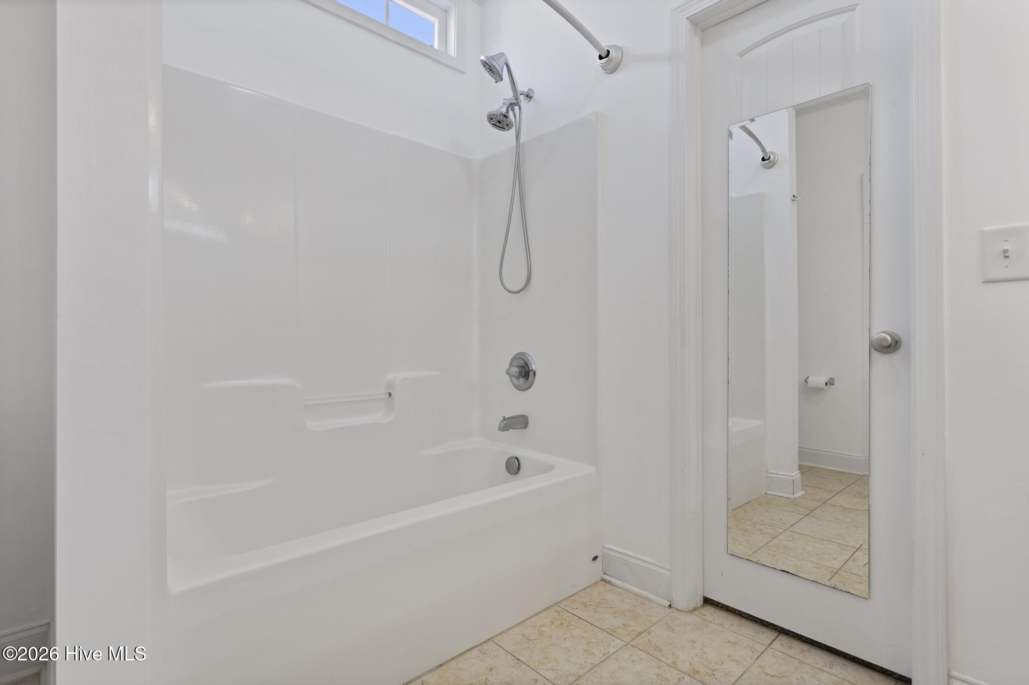 100542370 | Photo 14