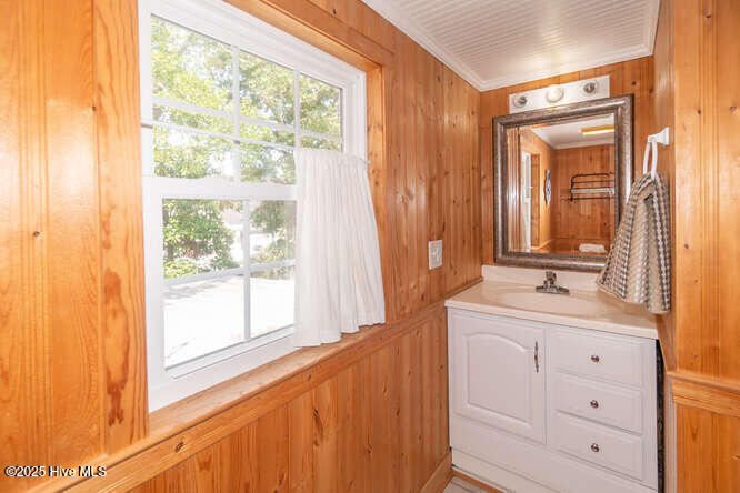 100528759 | Photo 33