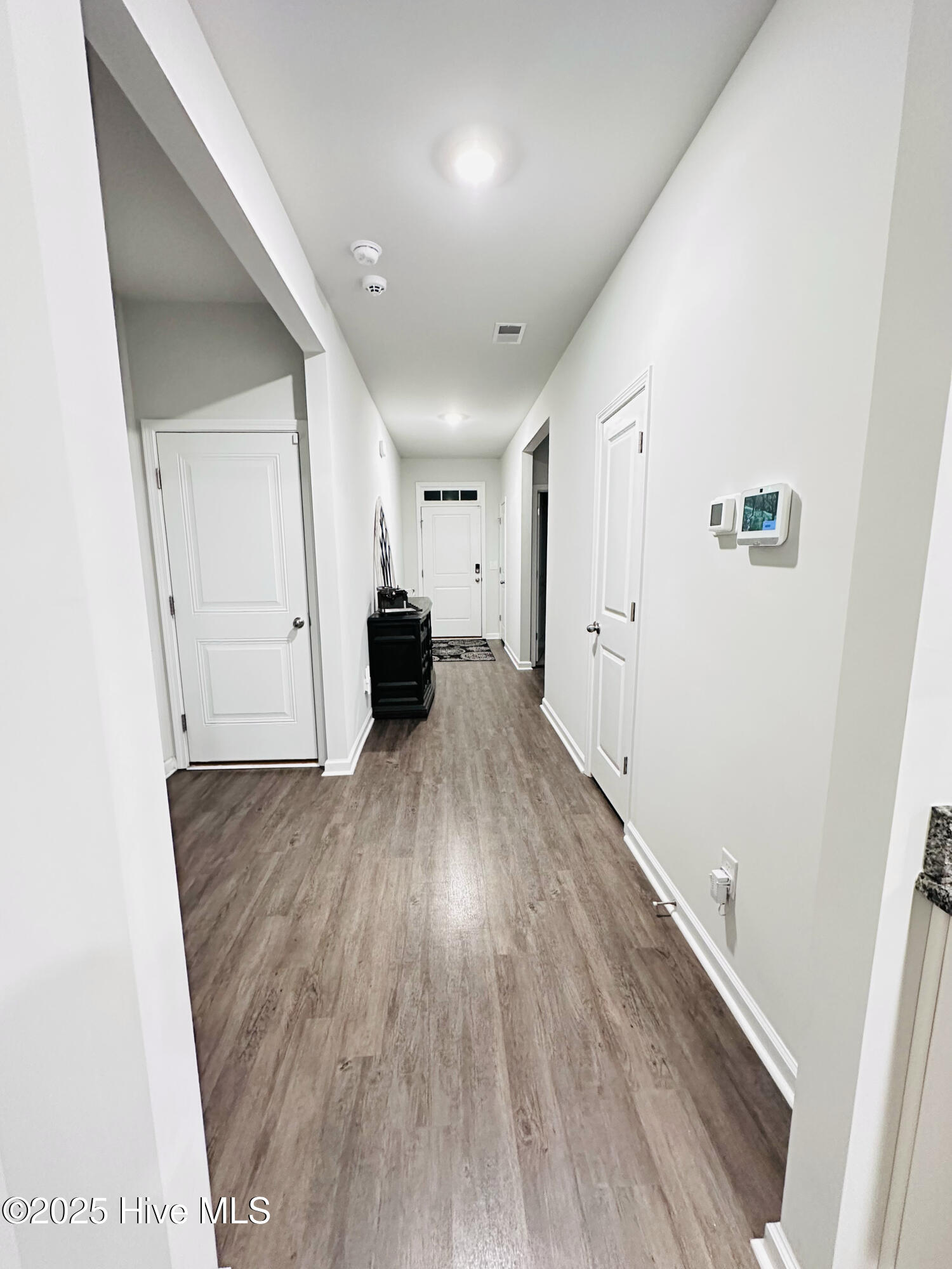 100525143 | Photo 40