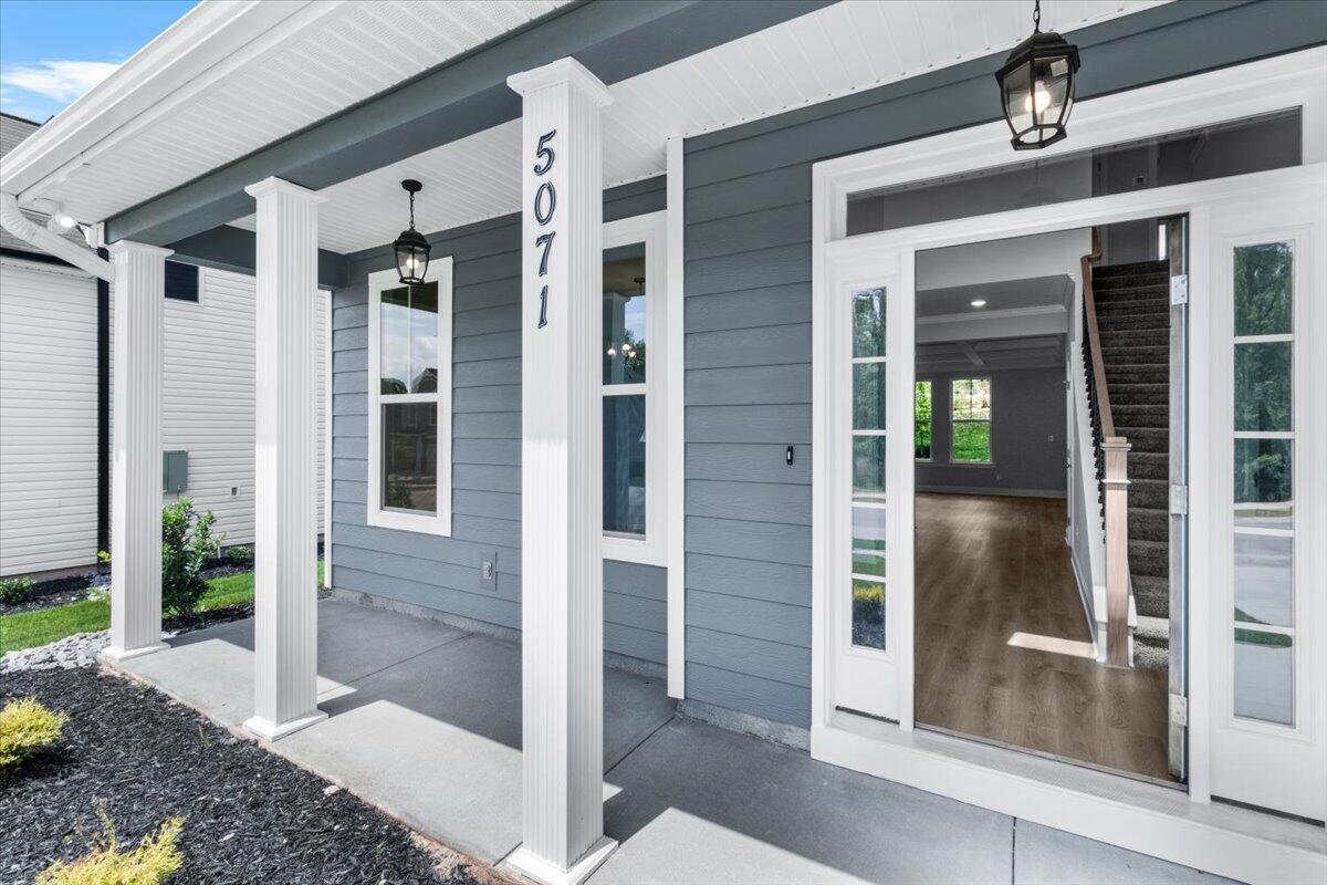 05-Front Entrance & Covered Patio