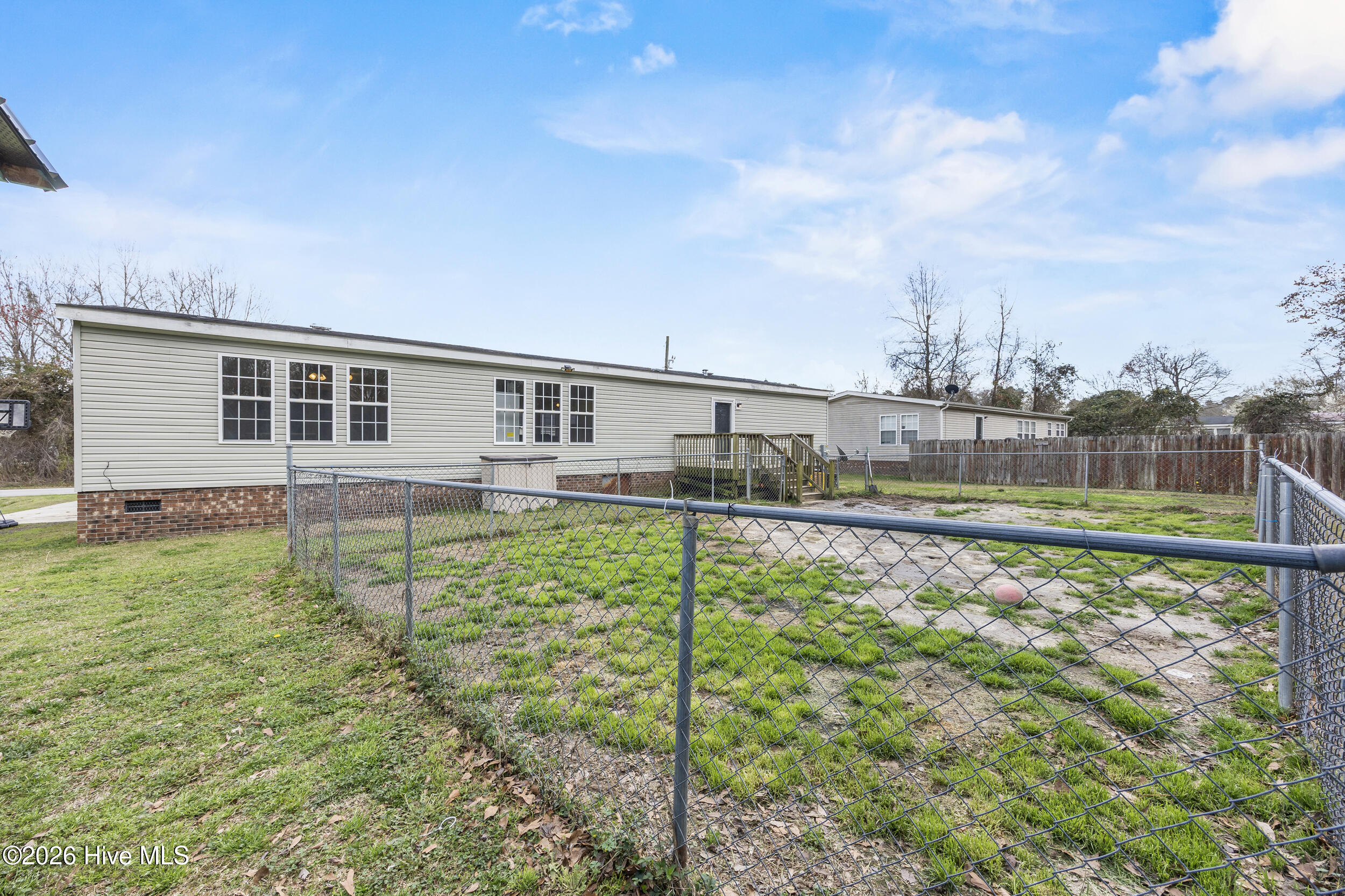 100560069 | Photo 32