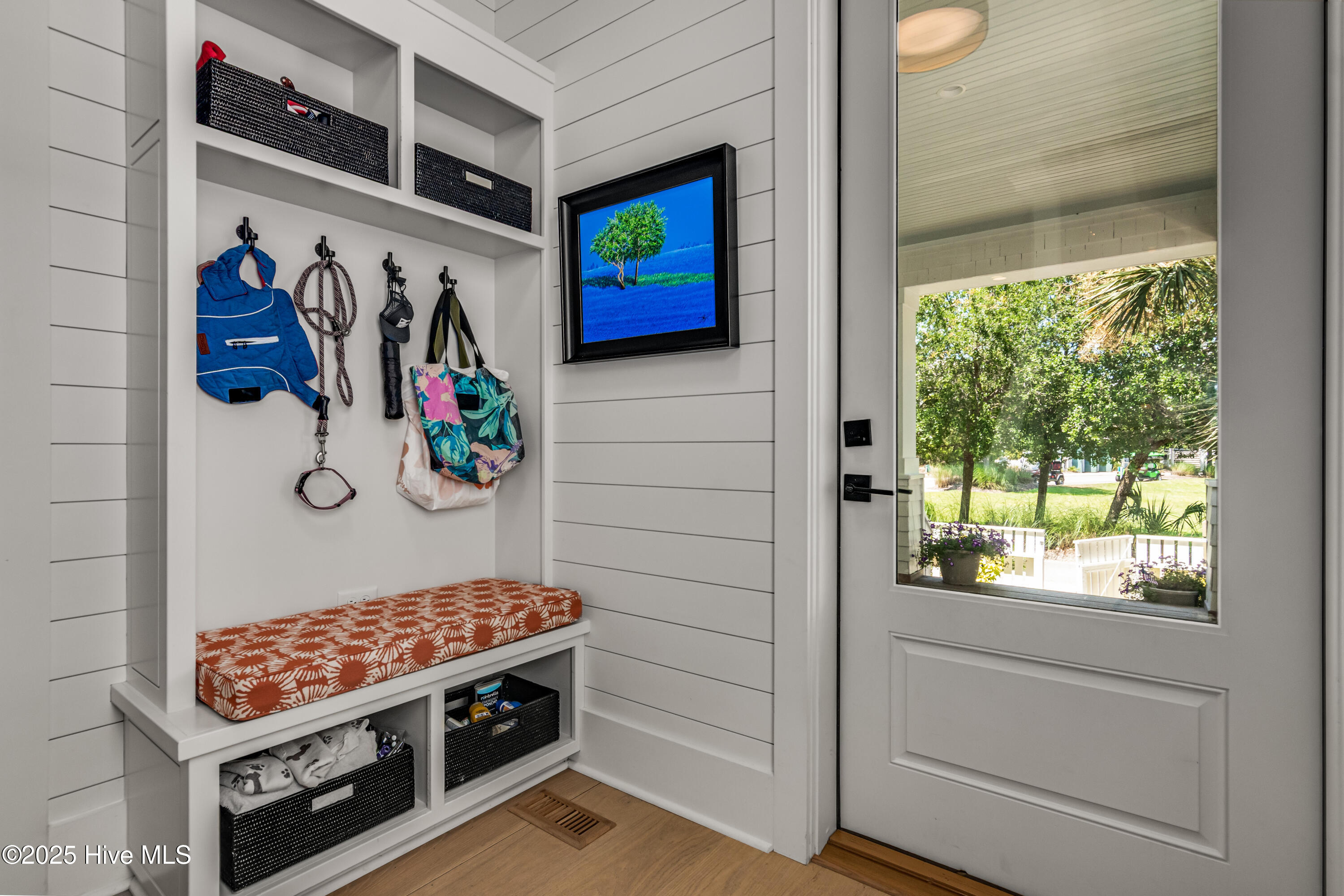 100521321 | Photo 43