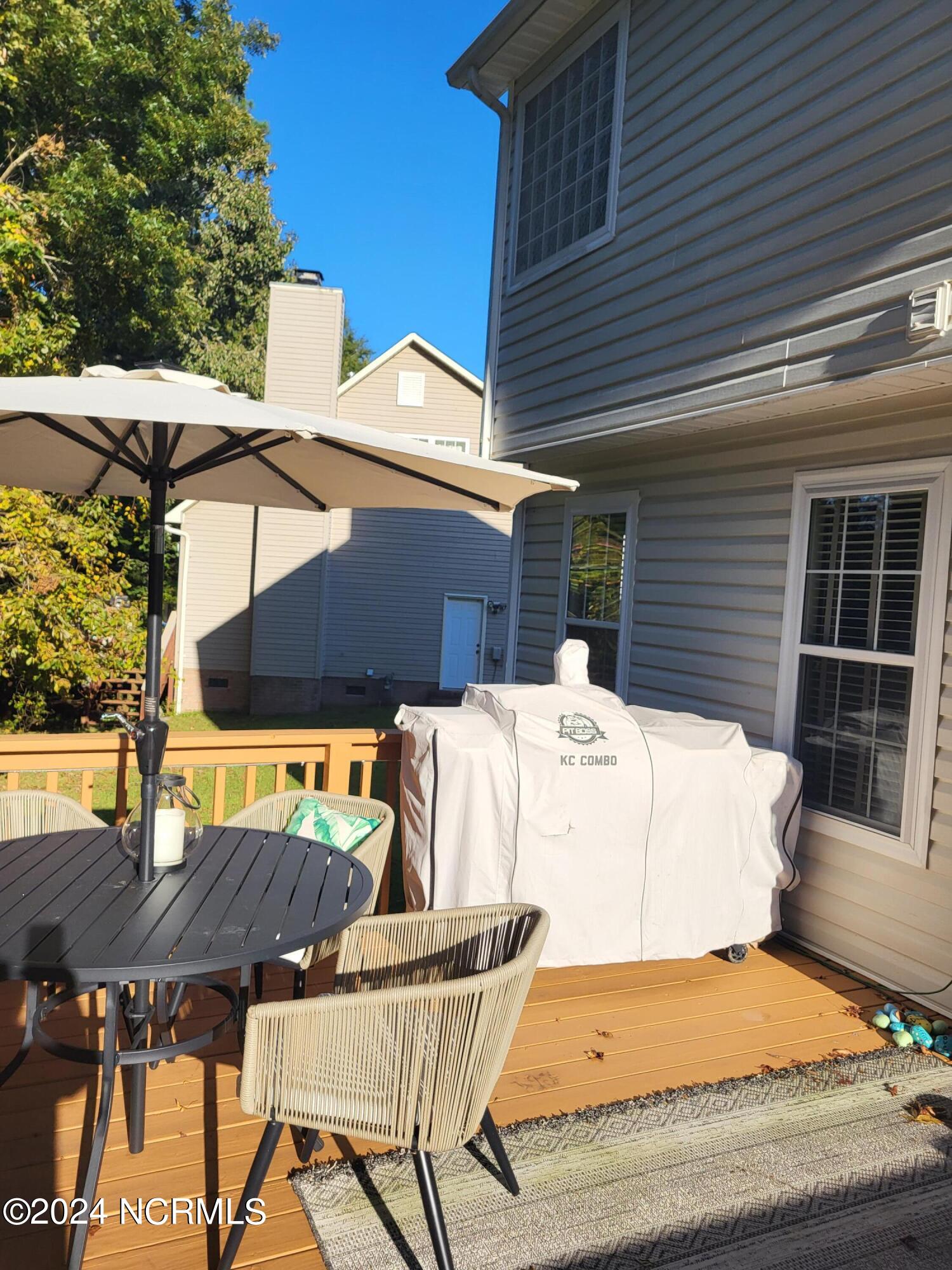 100568471 | Photo 33