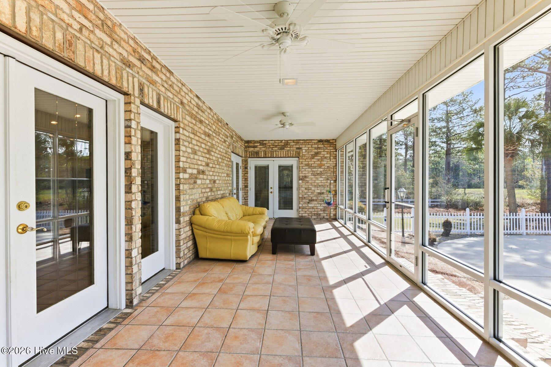 100563344 | Photo 37