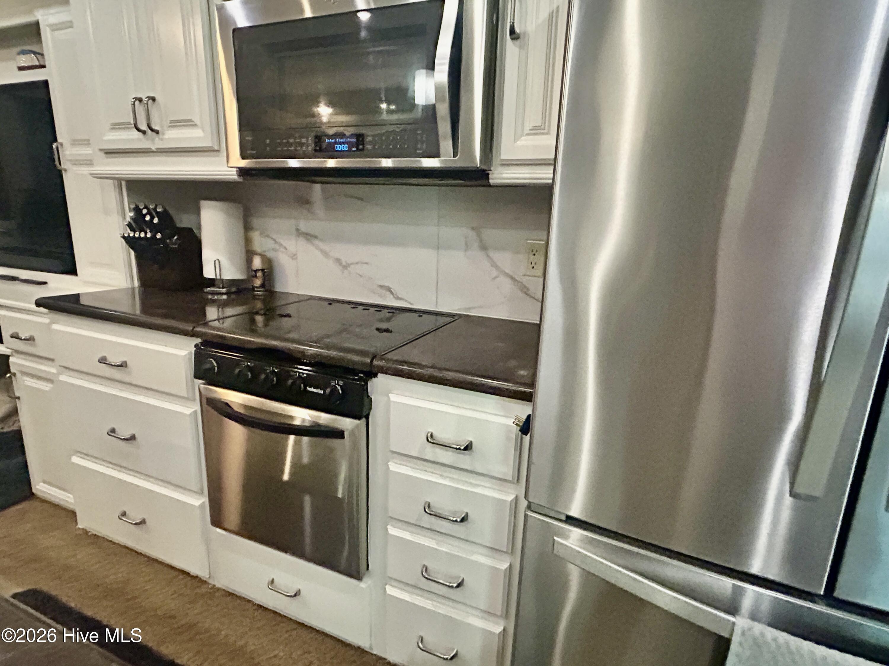 modern kitchen, Cottage Camper