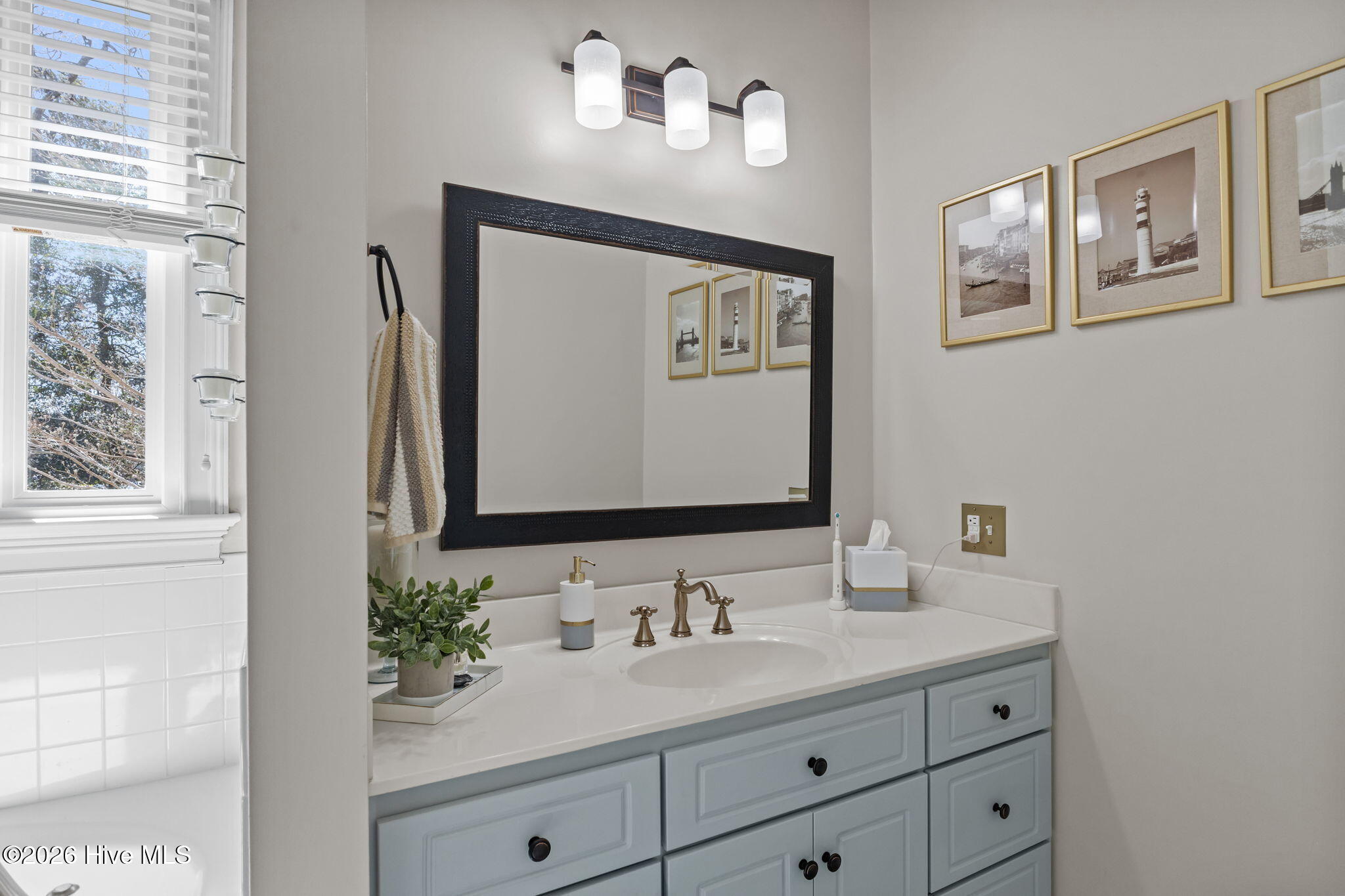 100564059 | Photo 19