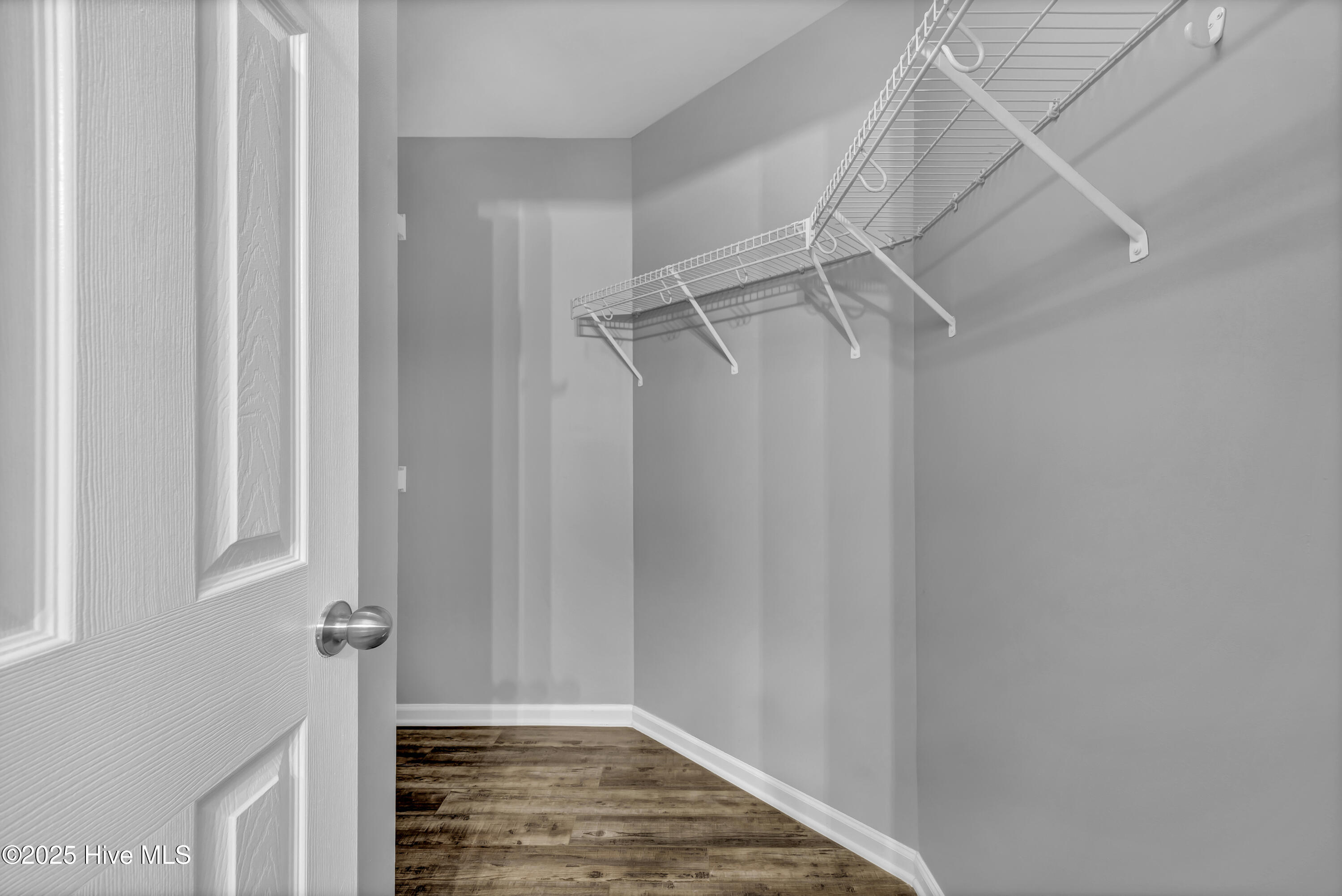 100544412 | Photo 11