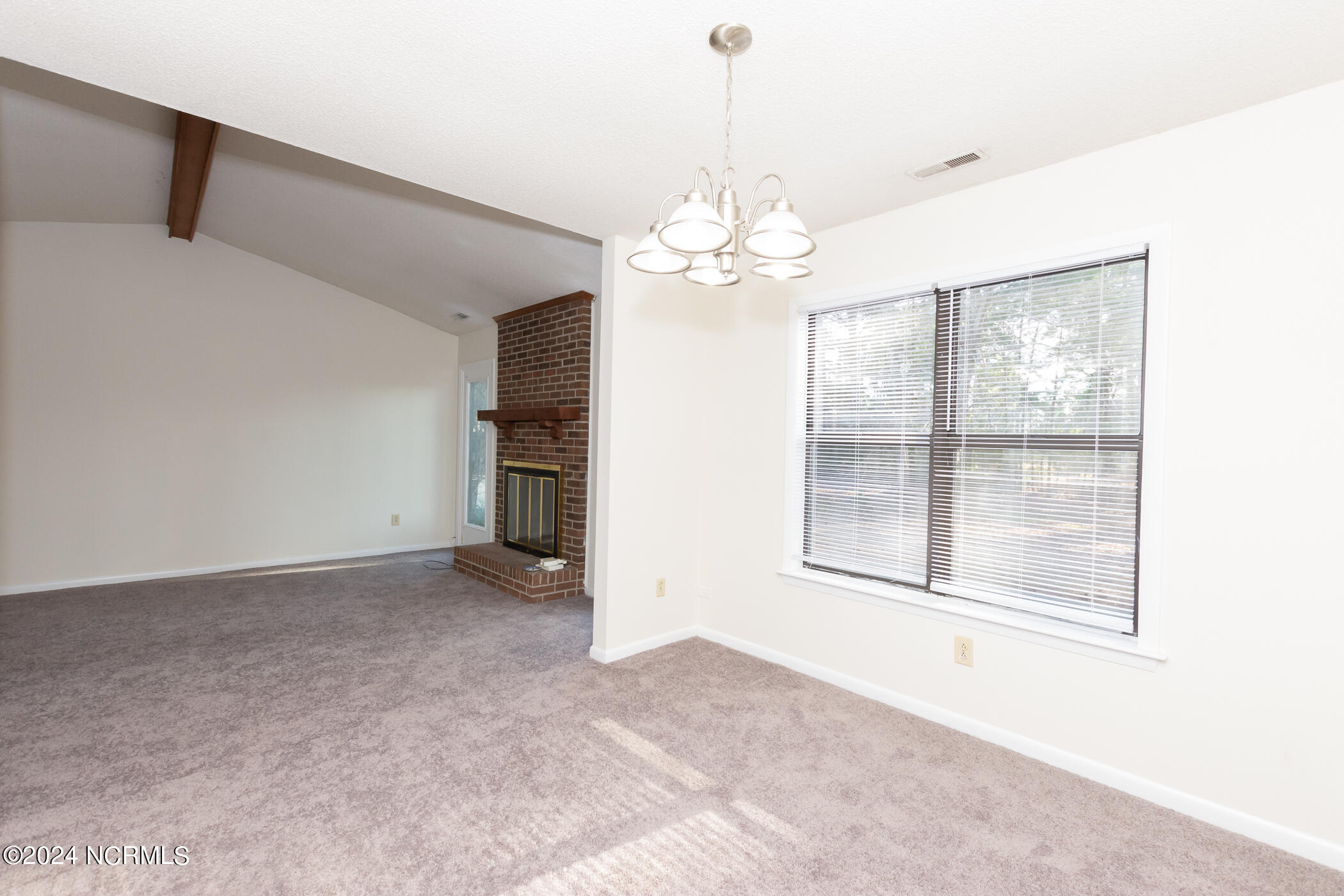 100528629 | Photo 20