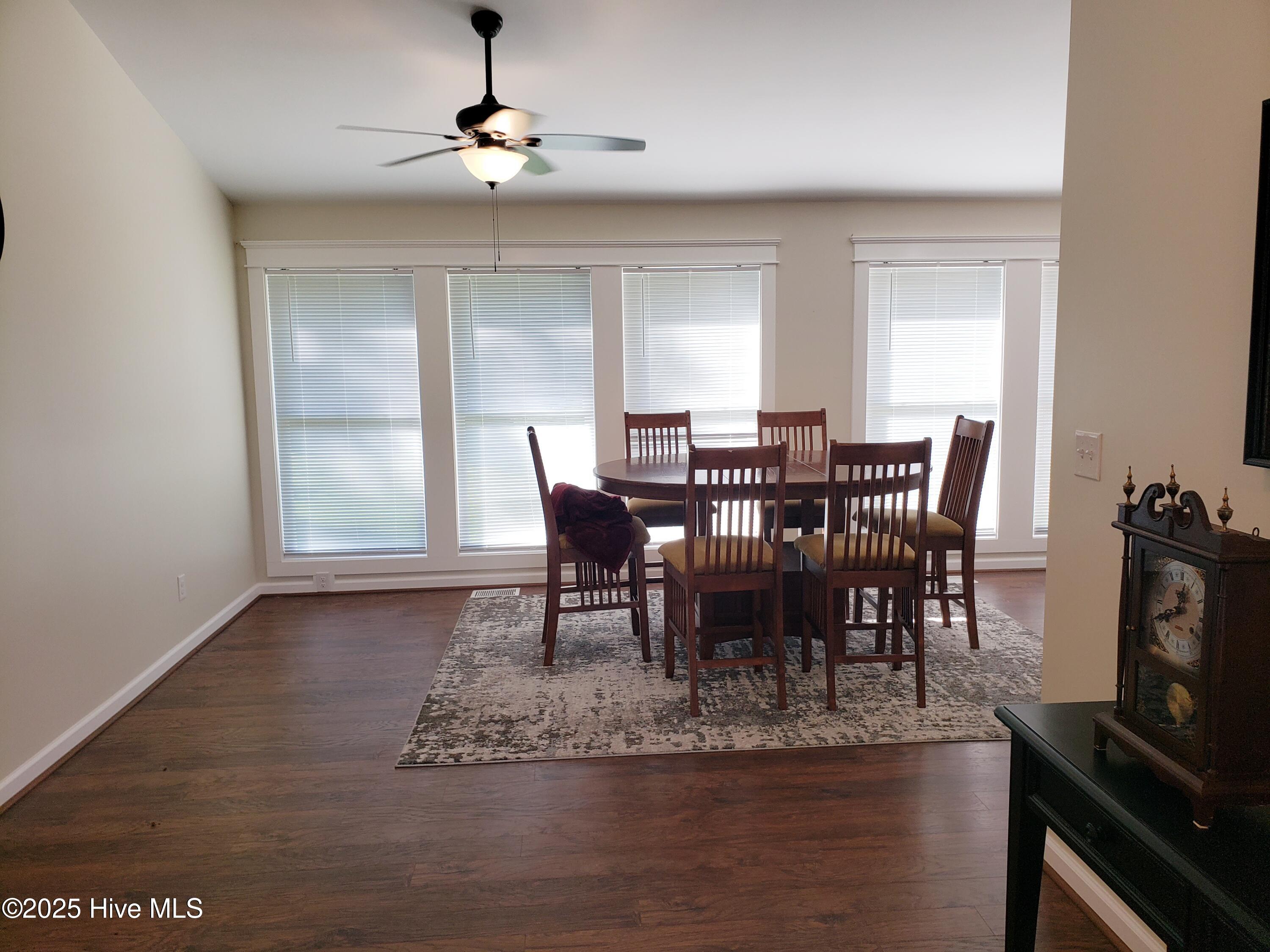 100520817 | Photo 12