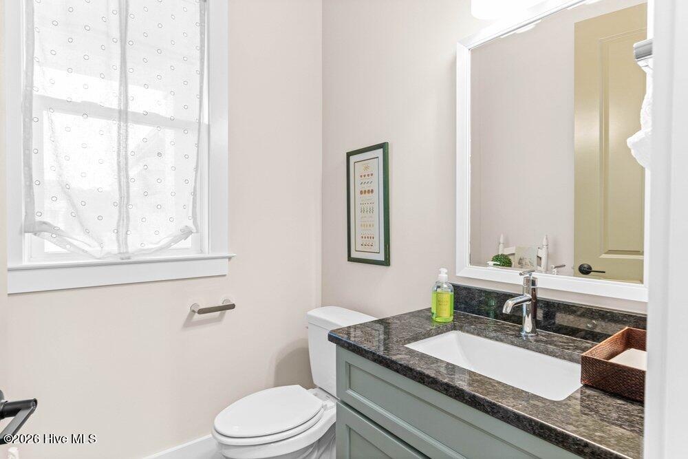 100568013 | Photo 27