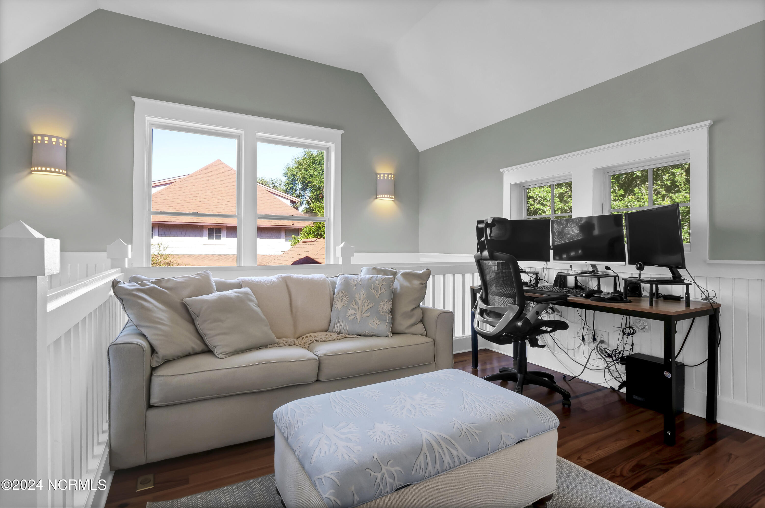 100468898 | Photo 31