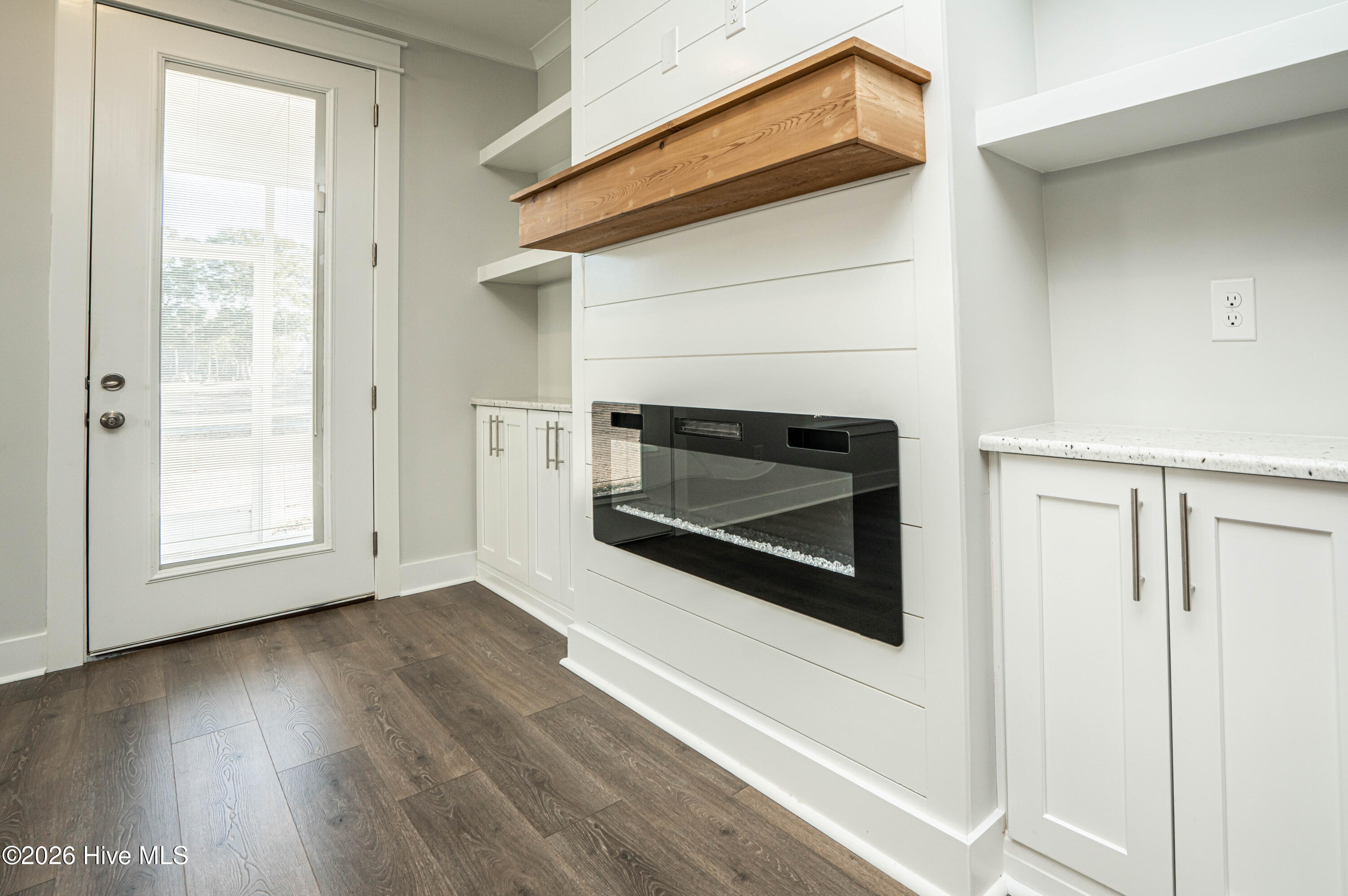 100553320 | Photo 21