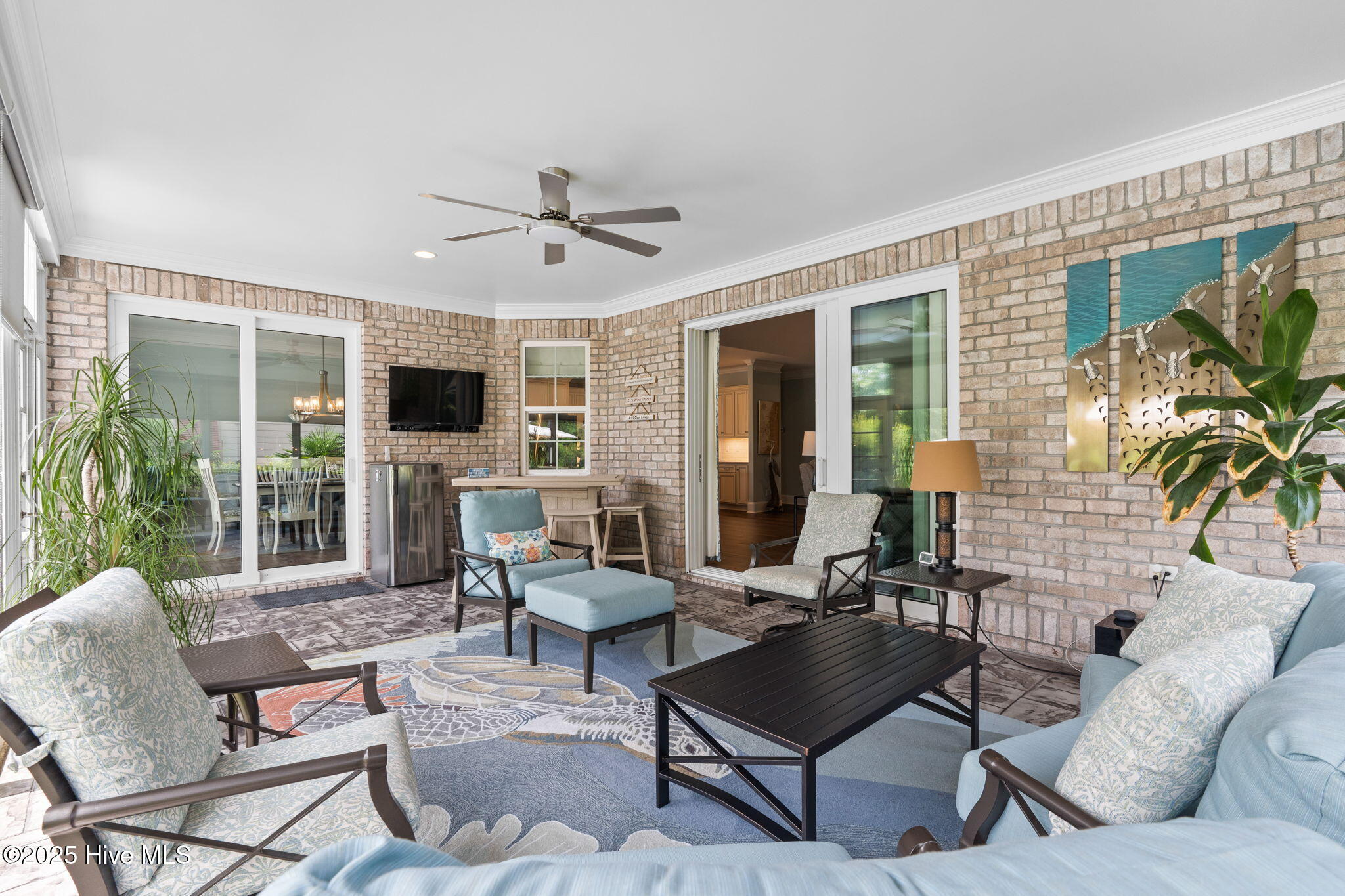 100553022 | Photo 17