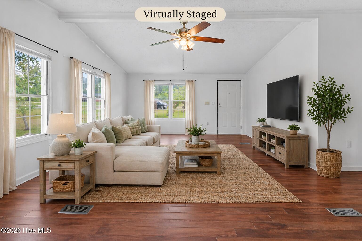 100568430 | Photo 10