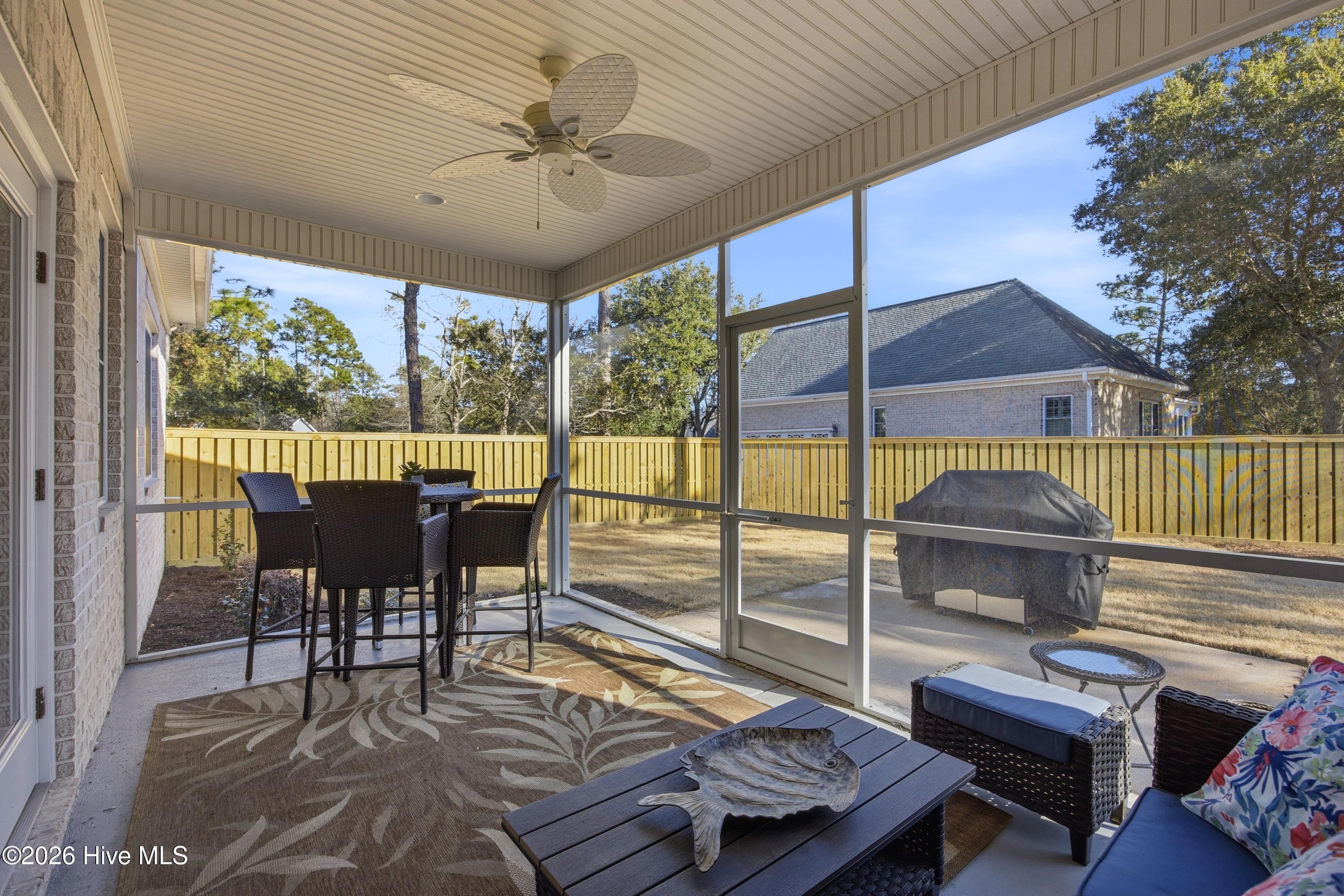 100550413 | Photo 18