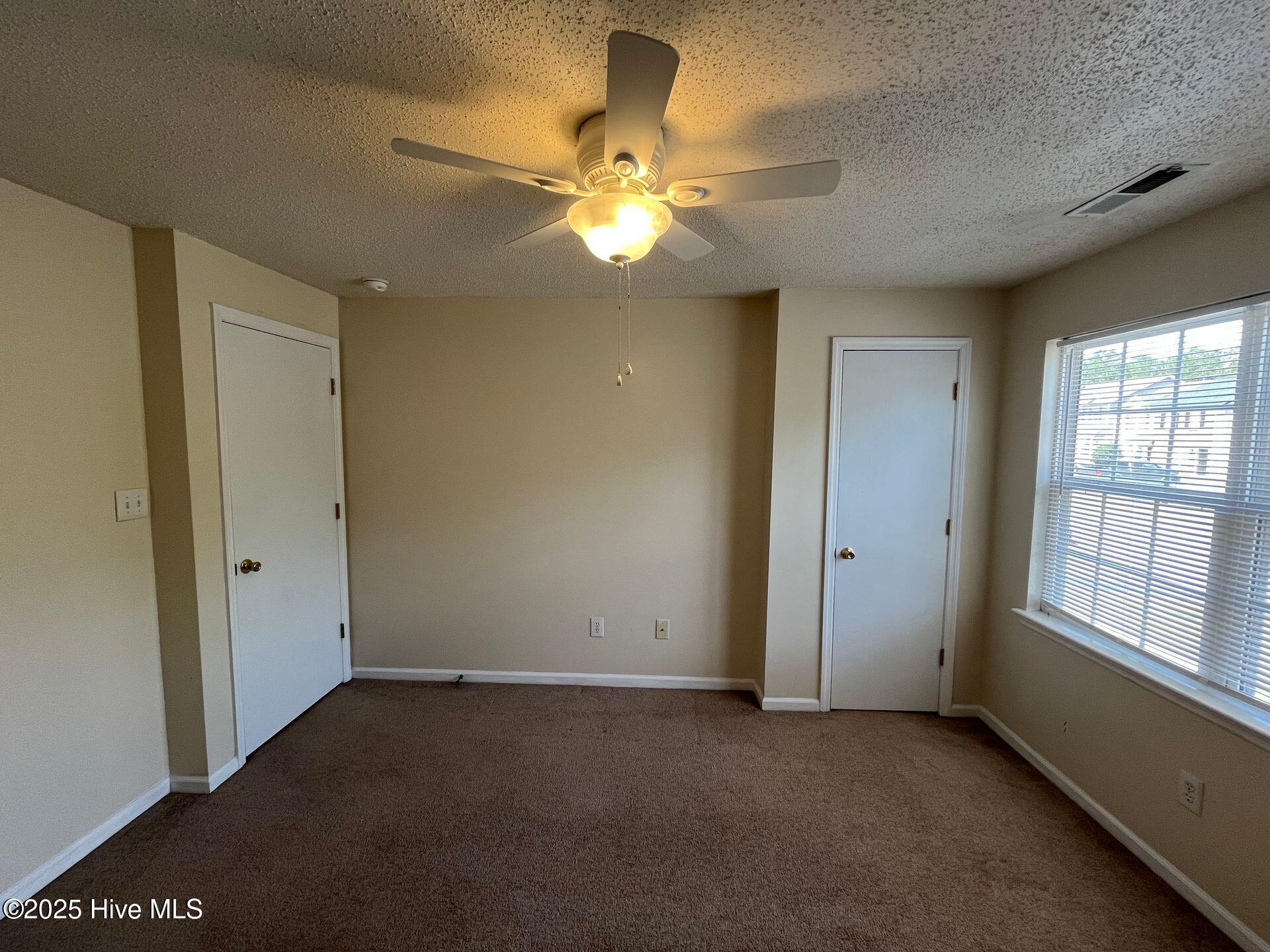 100569102 | Photo 33