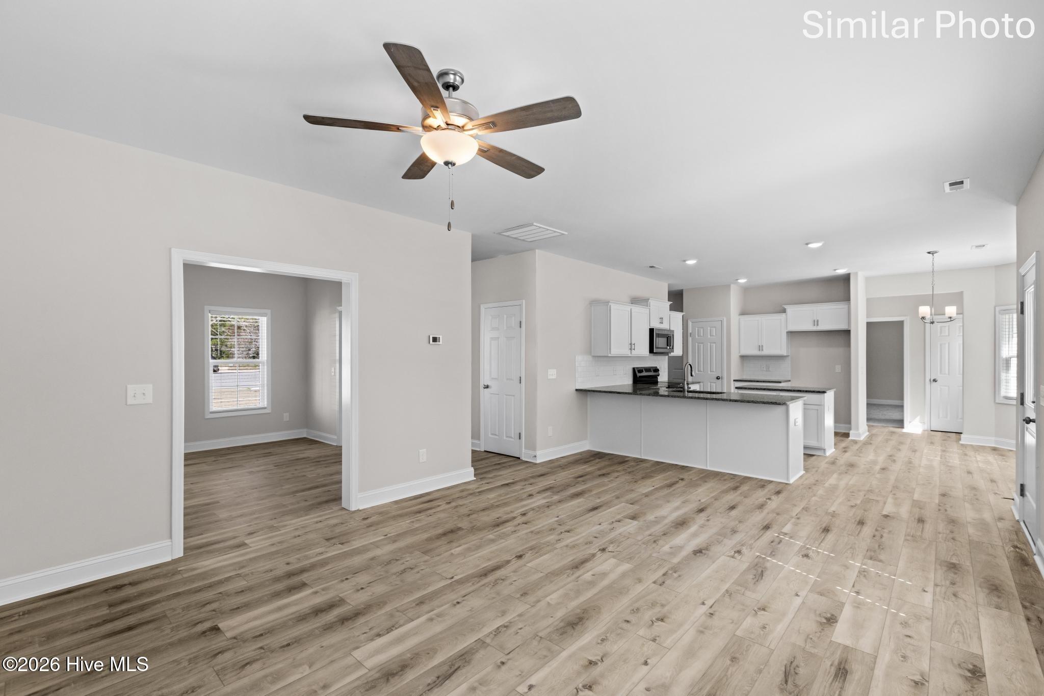 100552213 | Photo 24