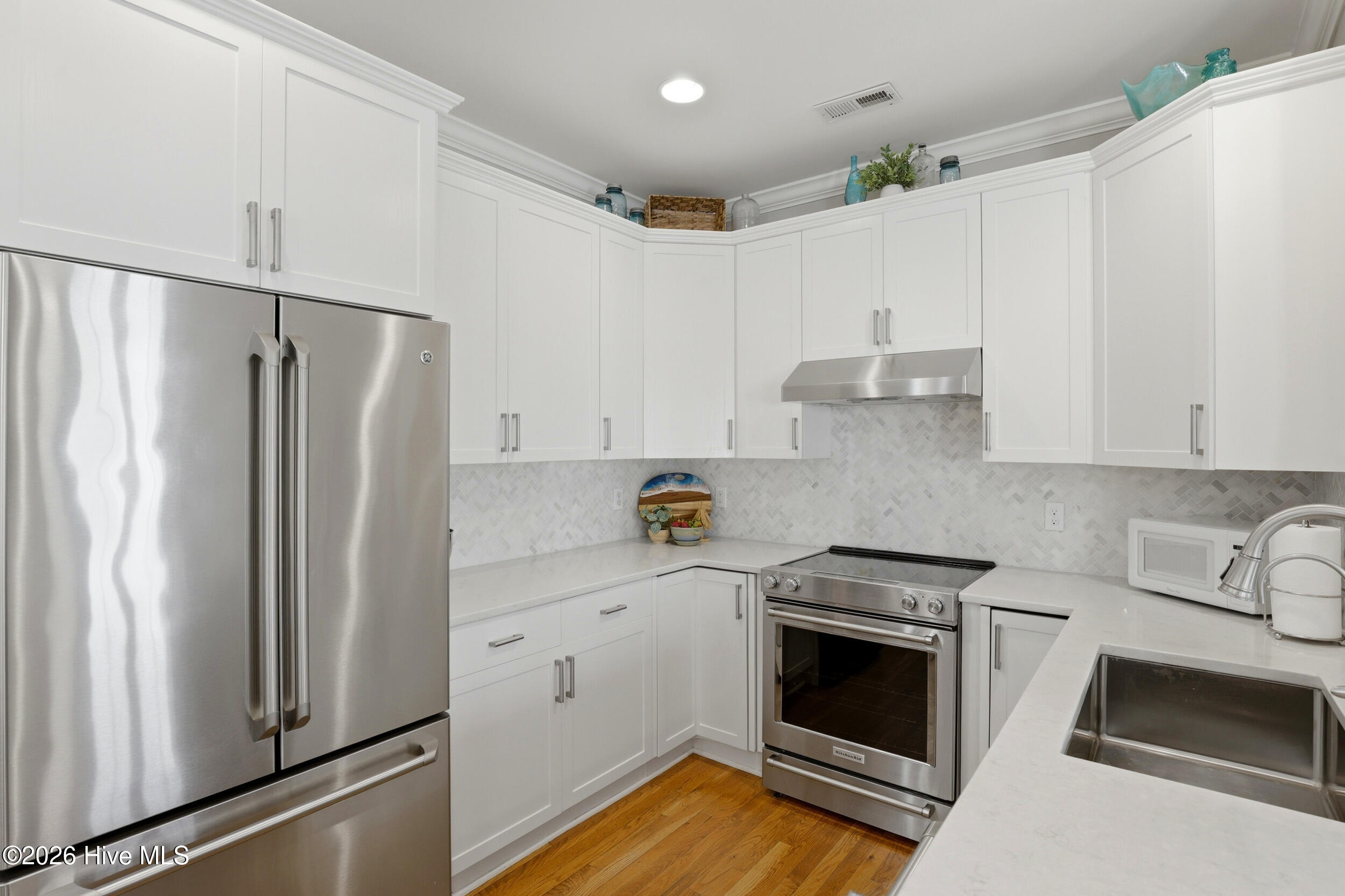 100559710 | Photo 20