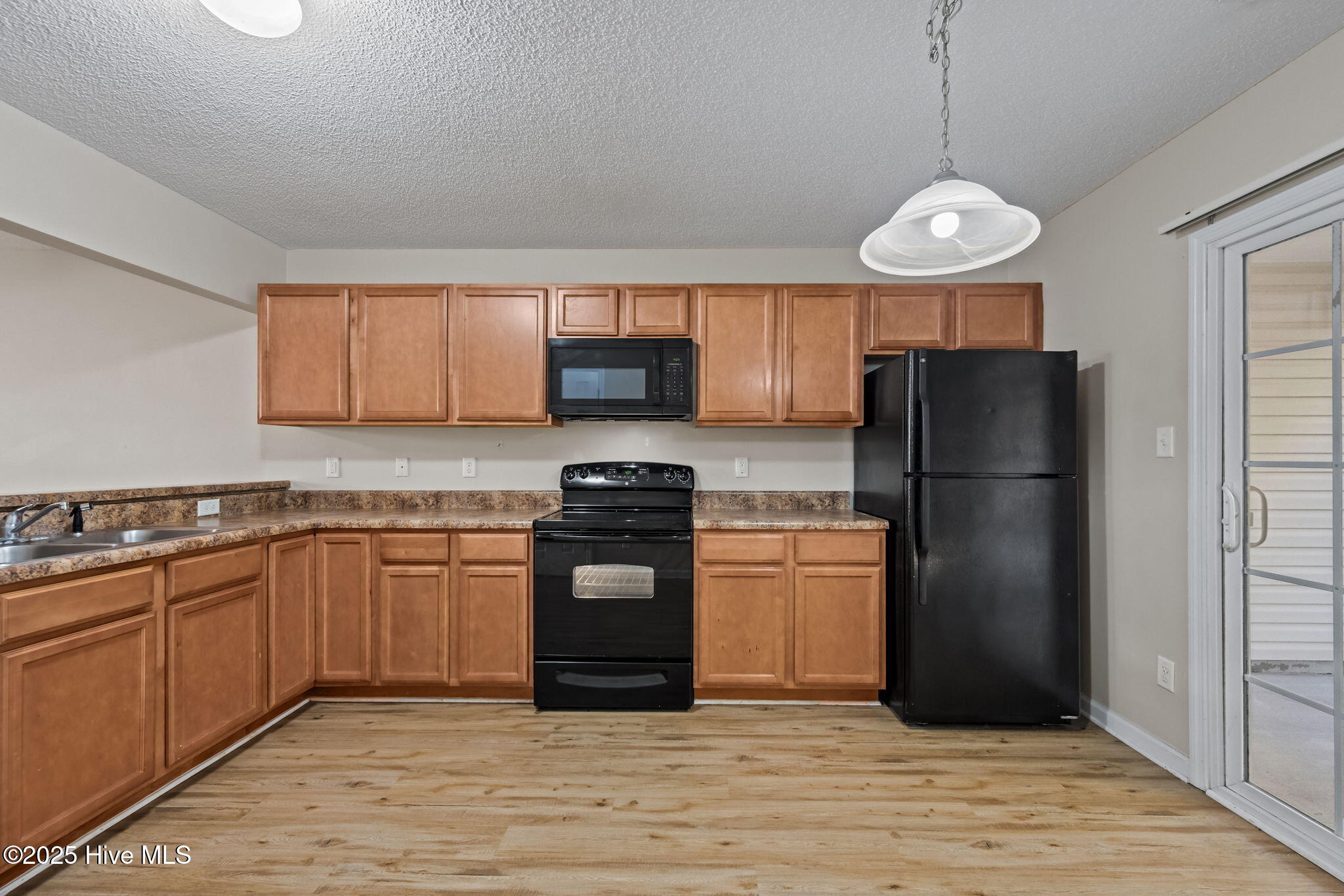 100546249 | Photo 14