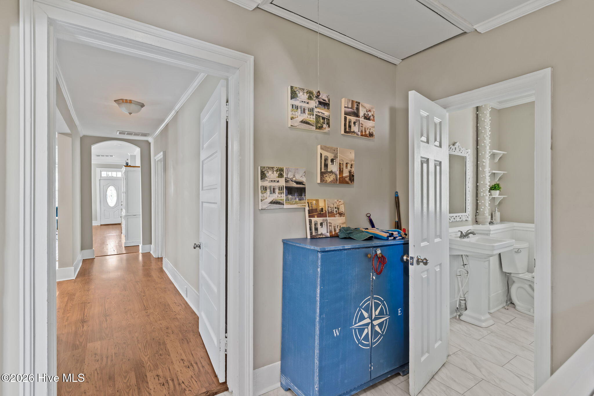 100561310 | Photo 28