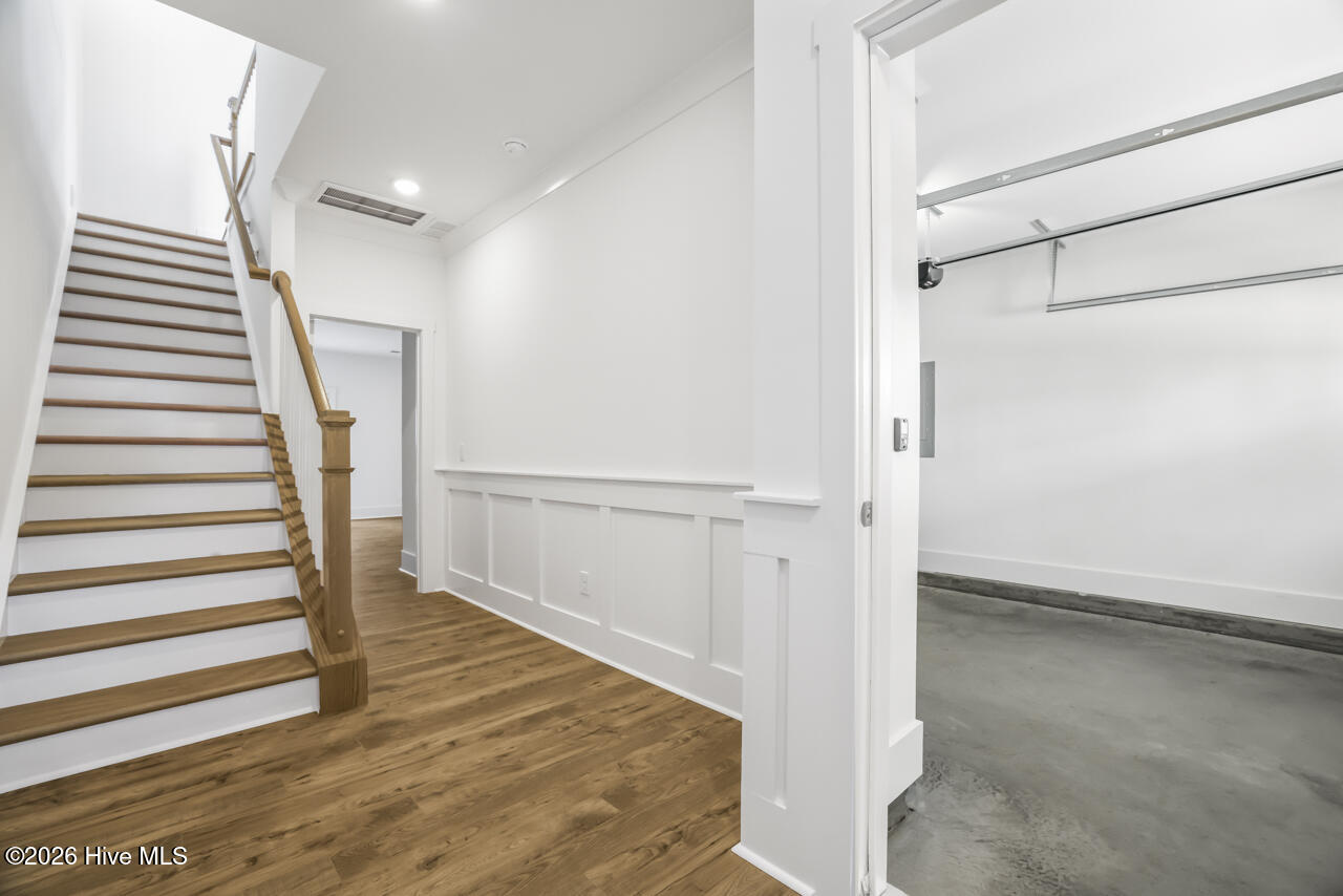 100544429 | Photo 34