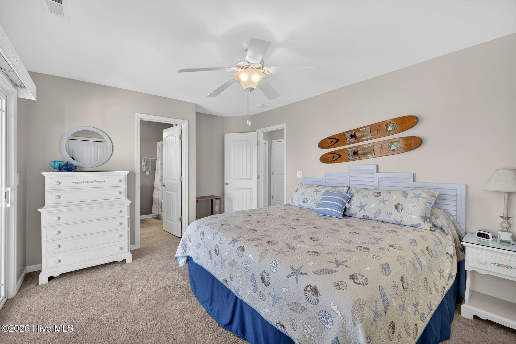 100549584 | Photo 45