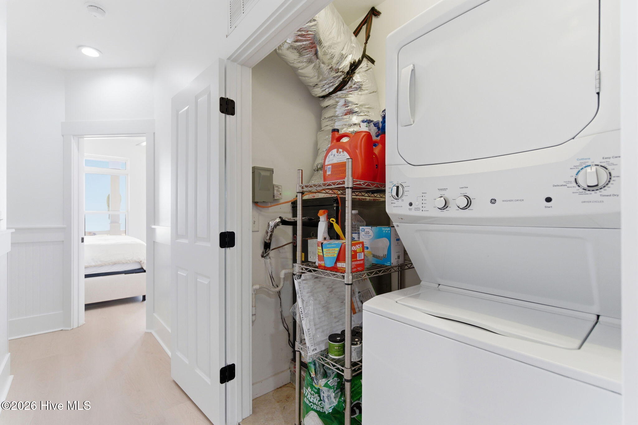 100570337 | Photo 44