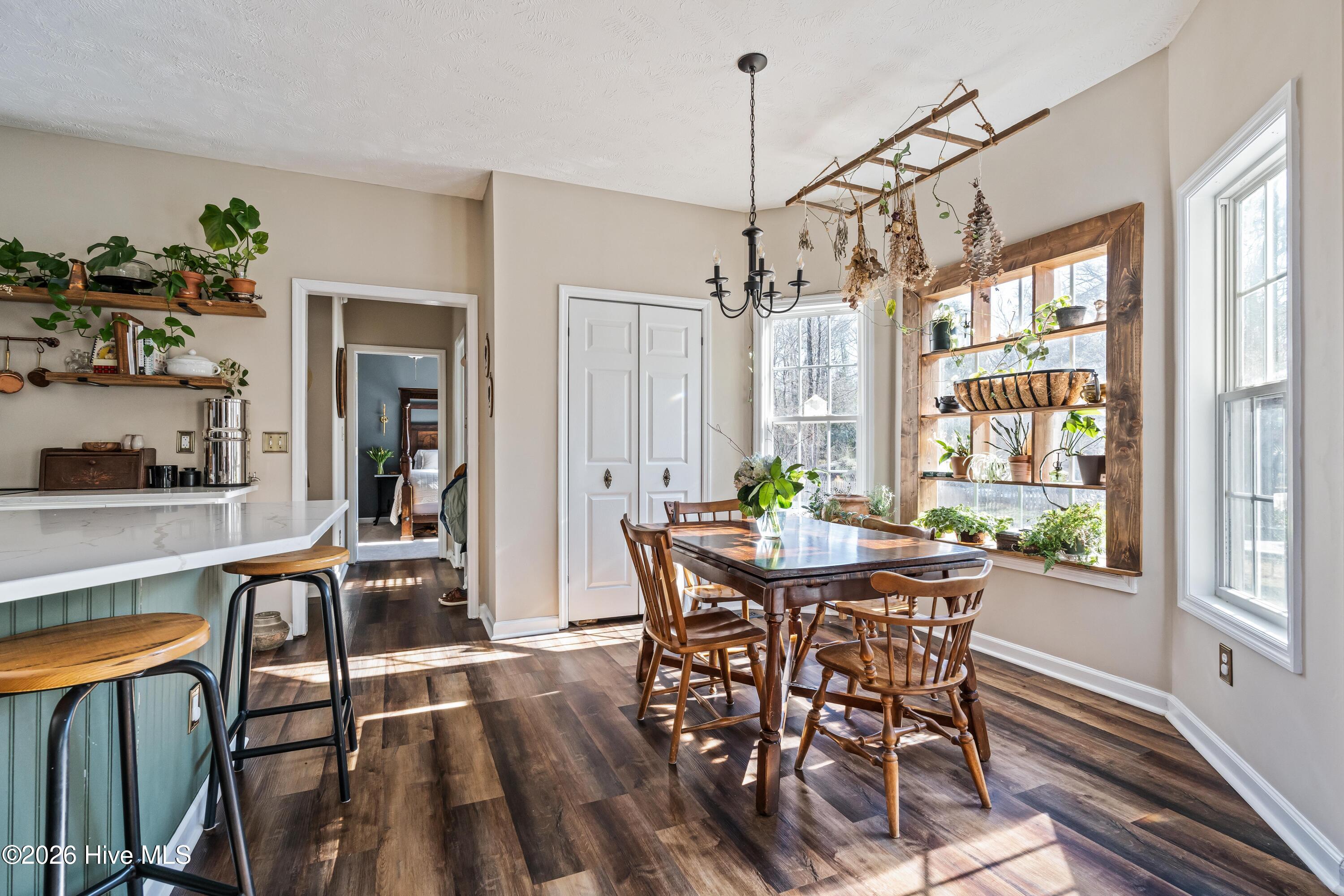 100556314 | Photo 23