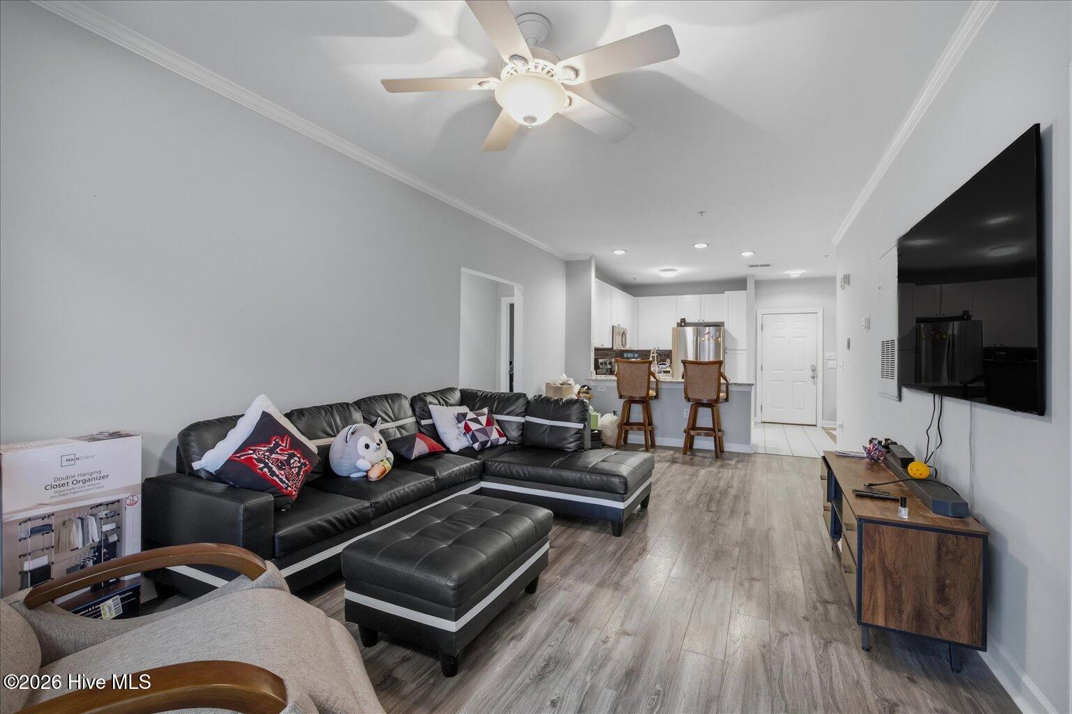 100527168 | Photo 11