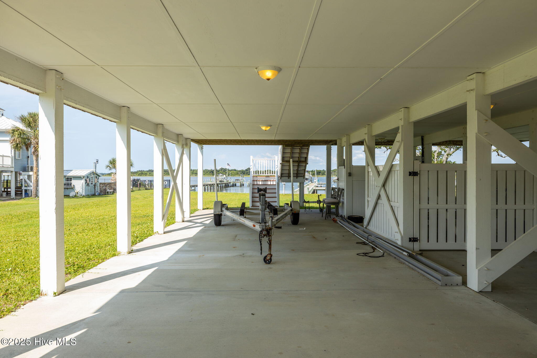 429 Live Oak Road,Newport
