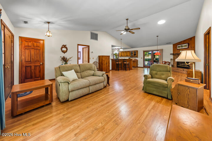 519 Country Club Drive W,Arapahoe