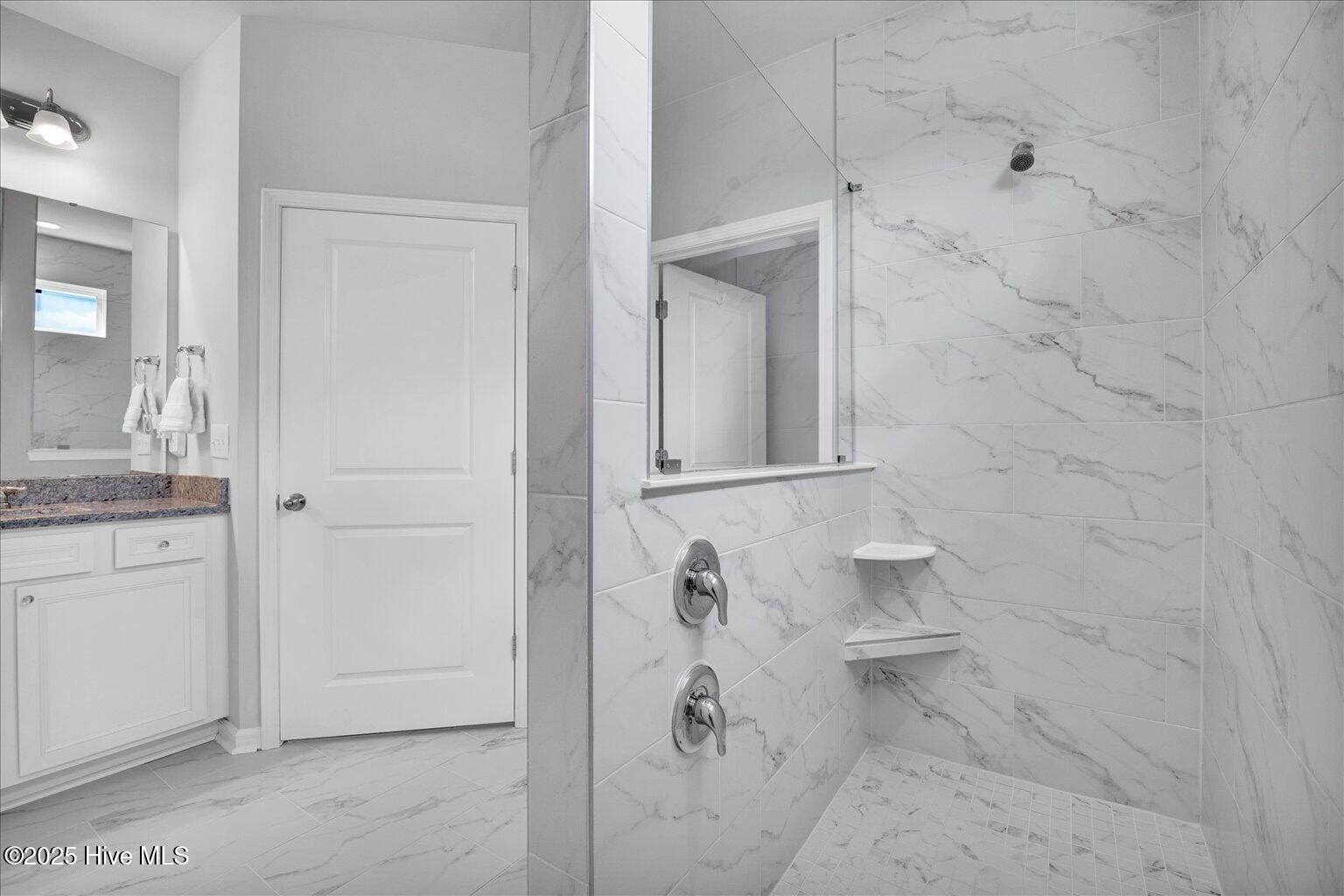 100513881 | Photo 37