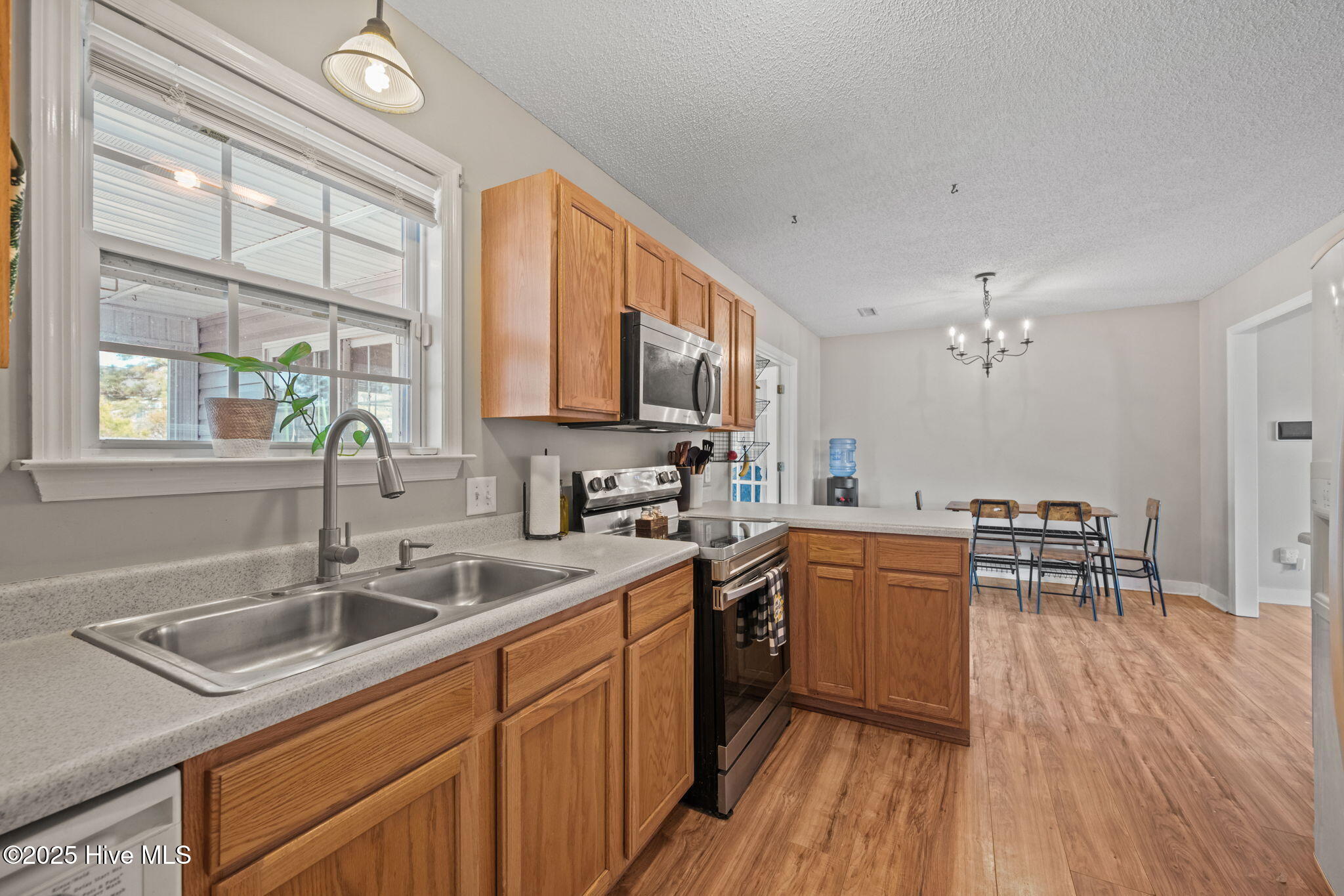 100546137 | Photo 18