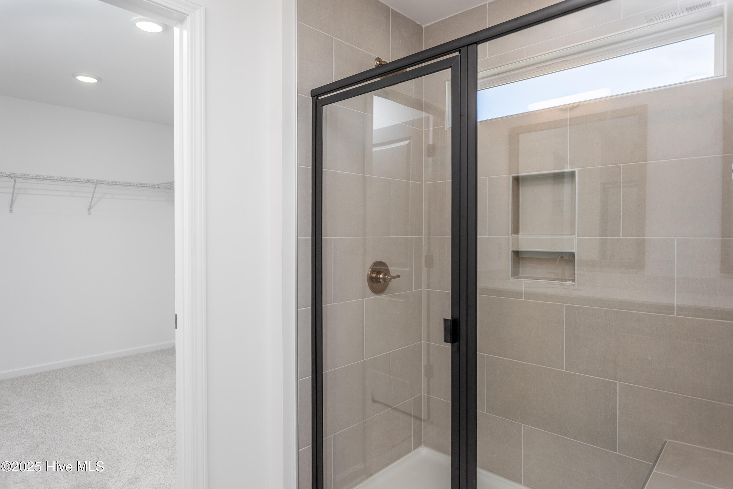 100504339 | Photo 14