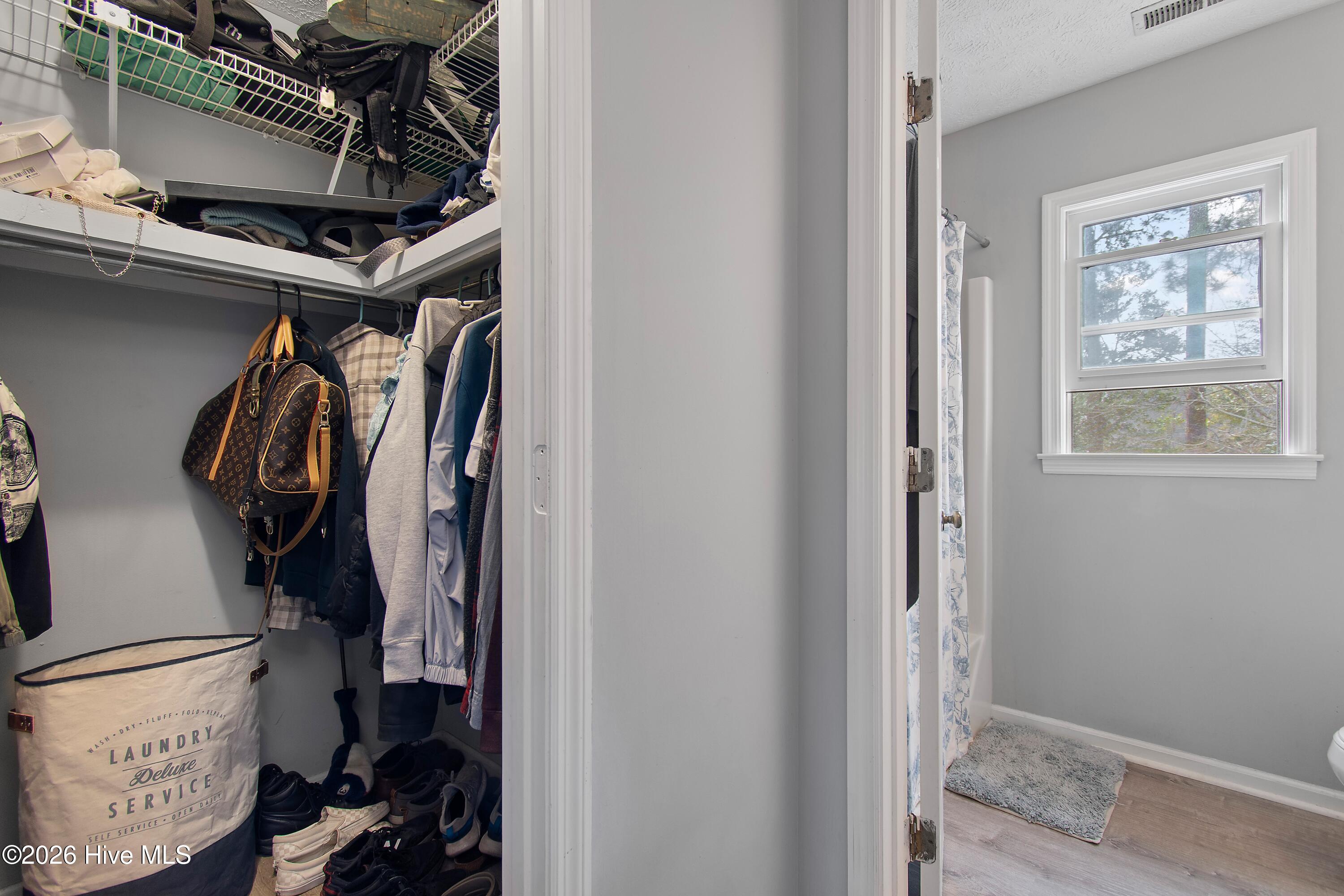 100557511 | Photo 23