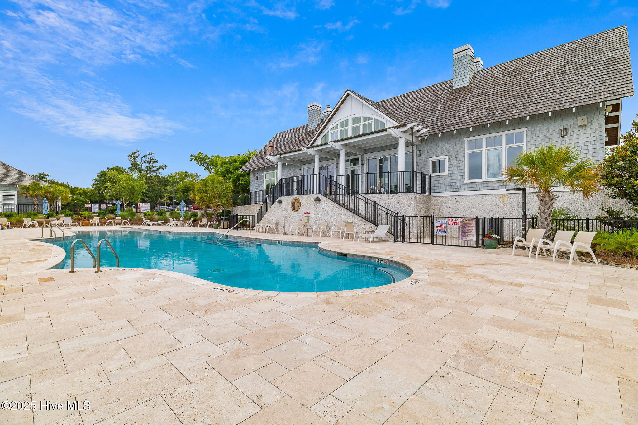 100540191 | Photo 50