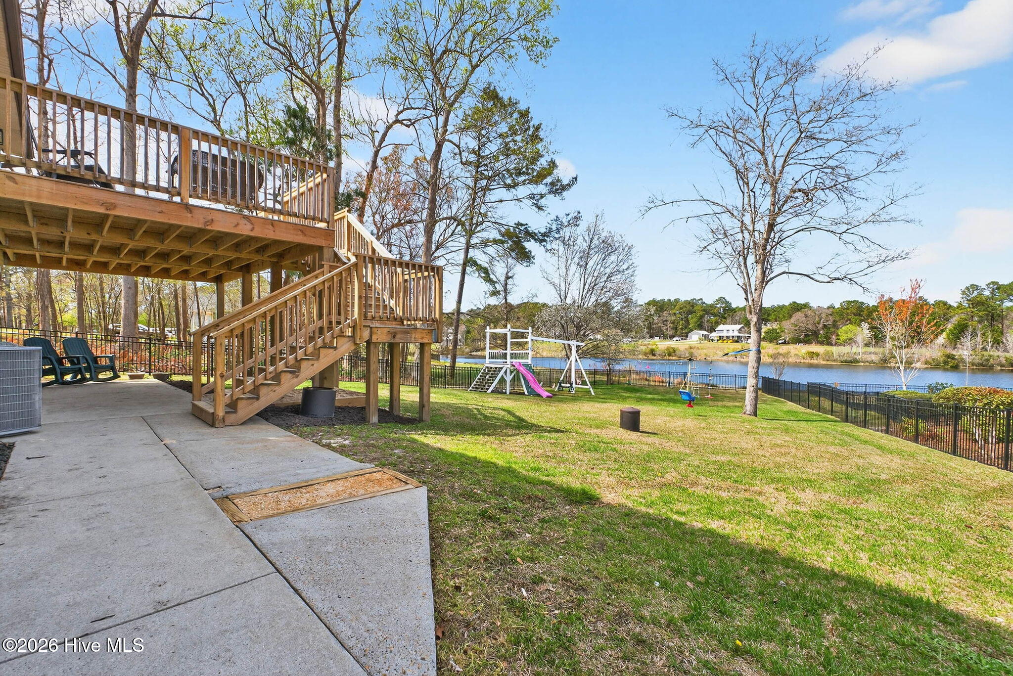 100561895 | Photo 42