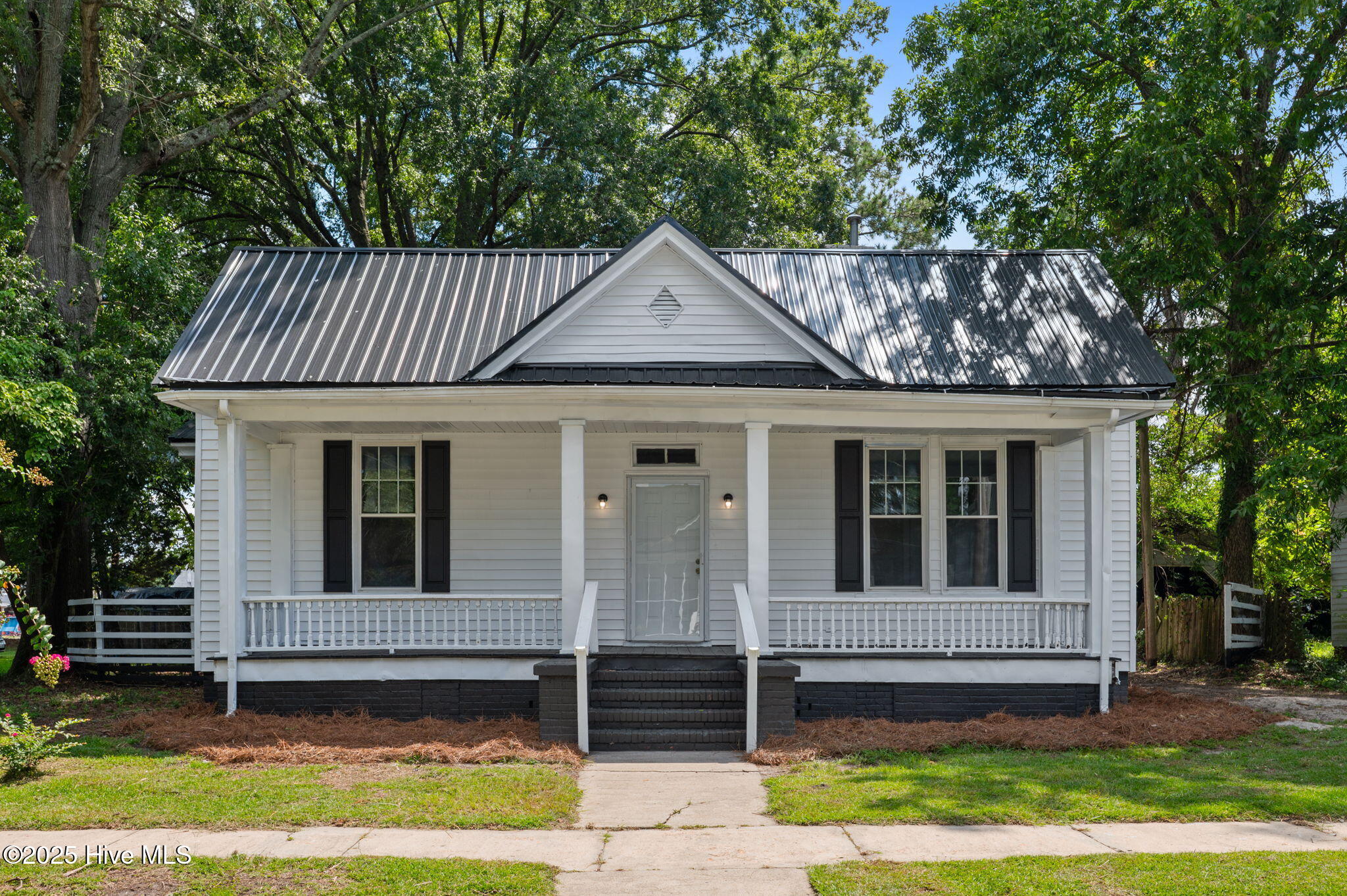 Homes for sale in Kinston, NC | 109 E Grainger Ave, Kinston, NC 28501 | MLS# 100527510