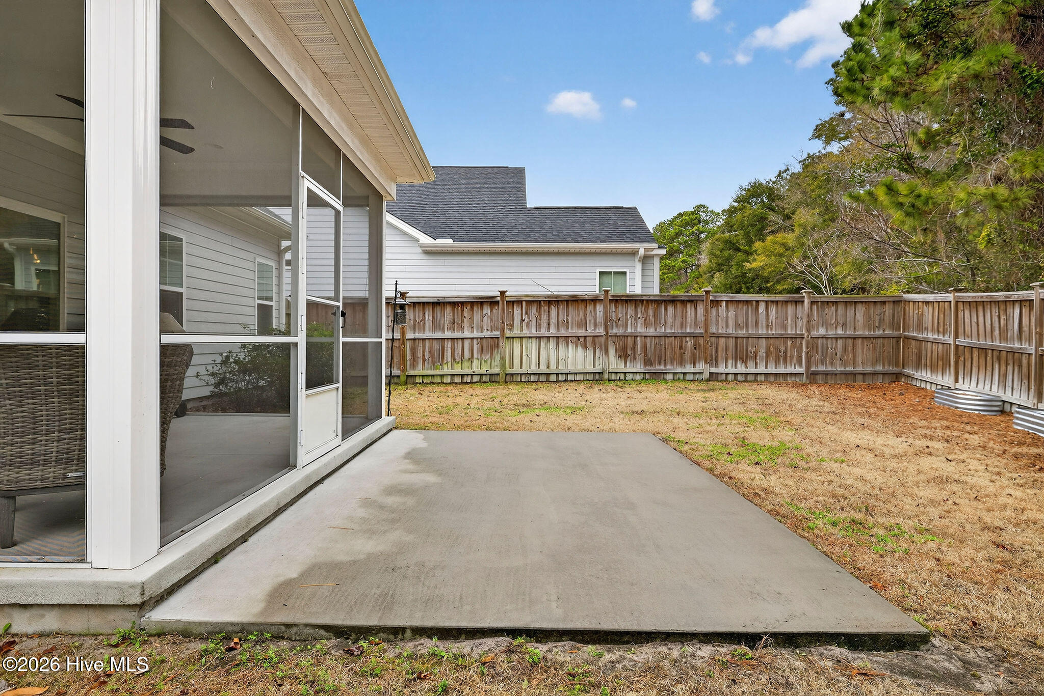 100557170 | Photo 10