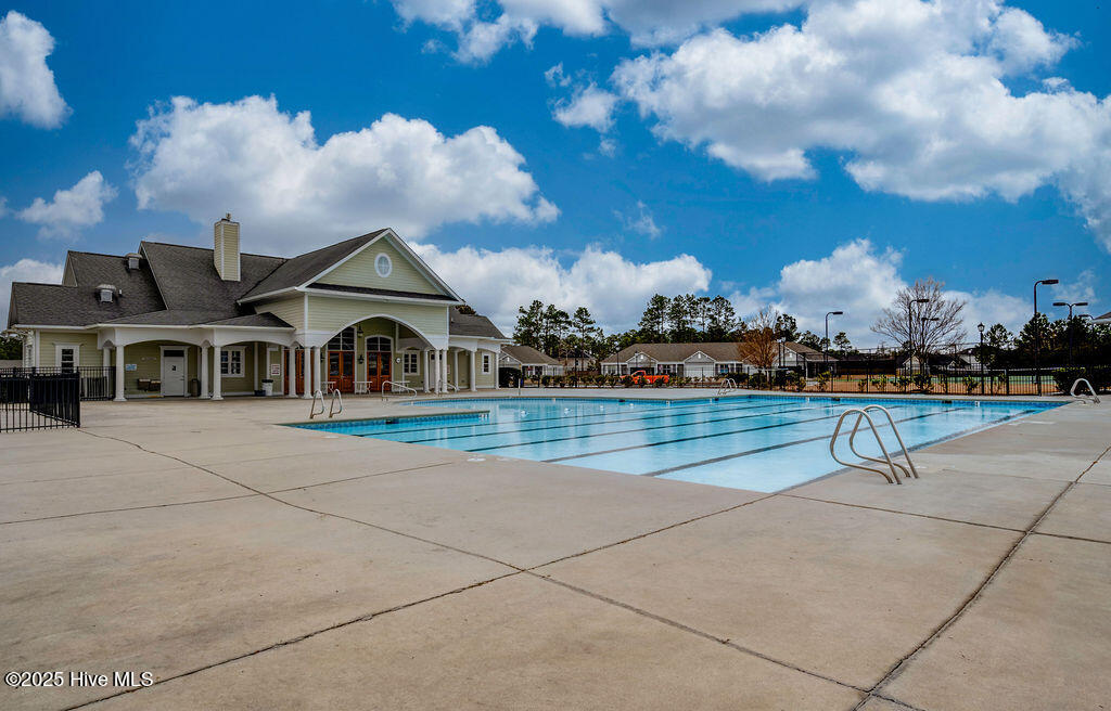 100539935 | Photo 41