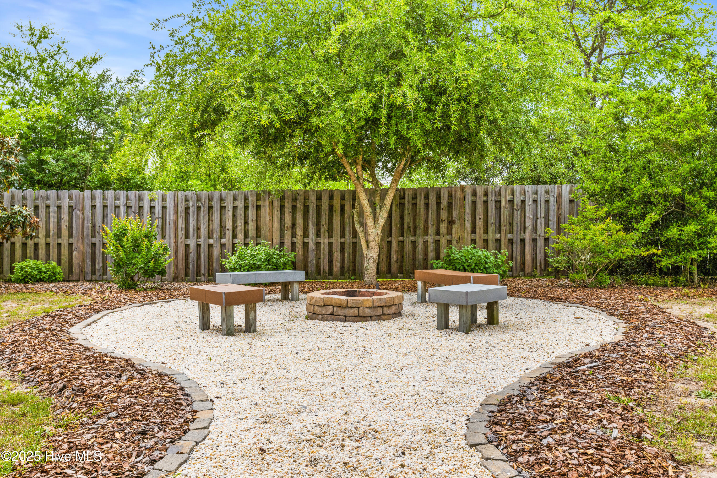 100506776 | Photo 36