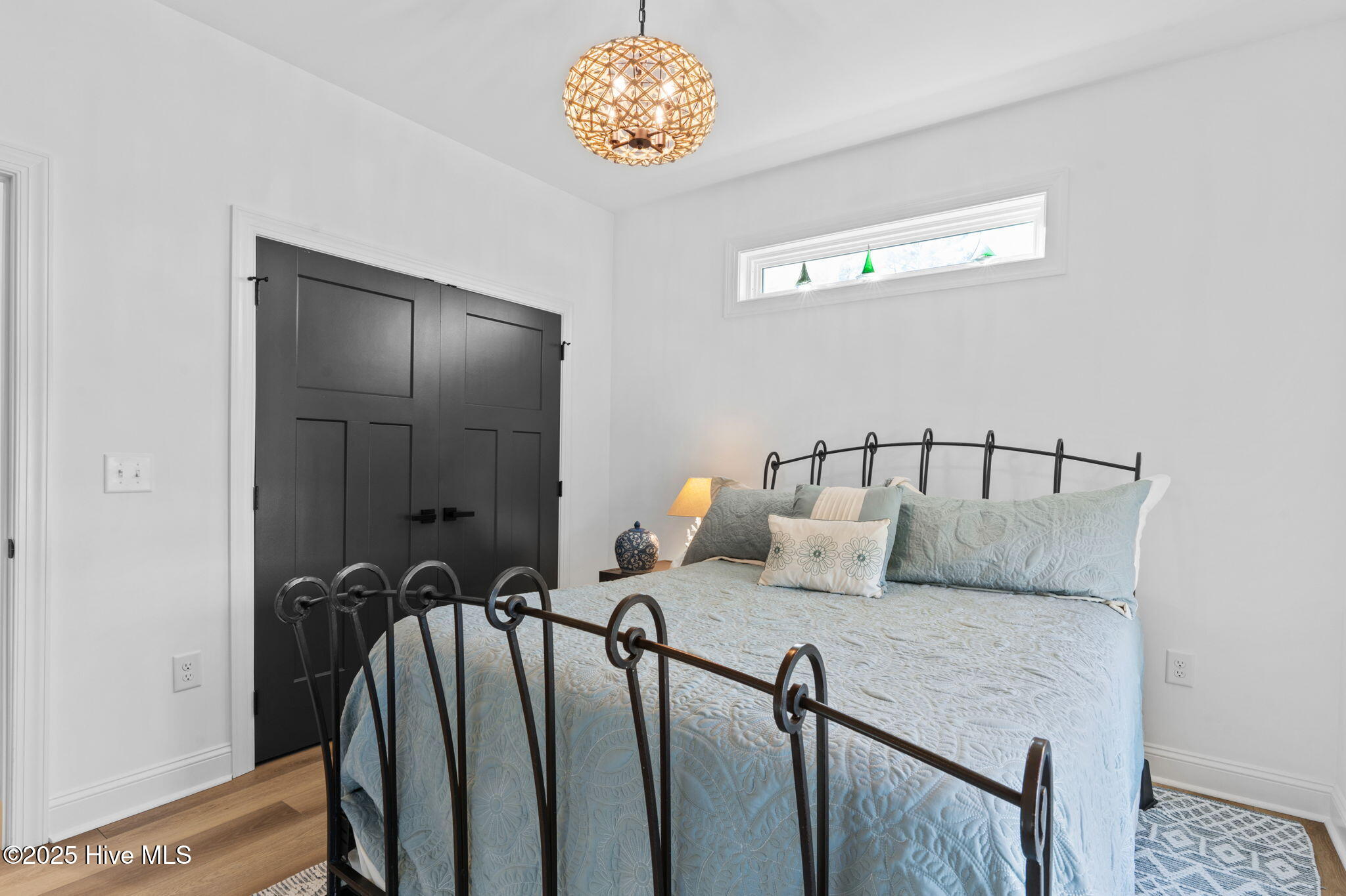 100564542 | Photo 41