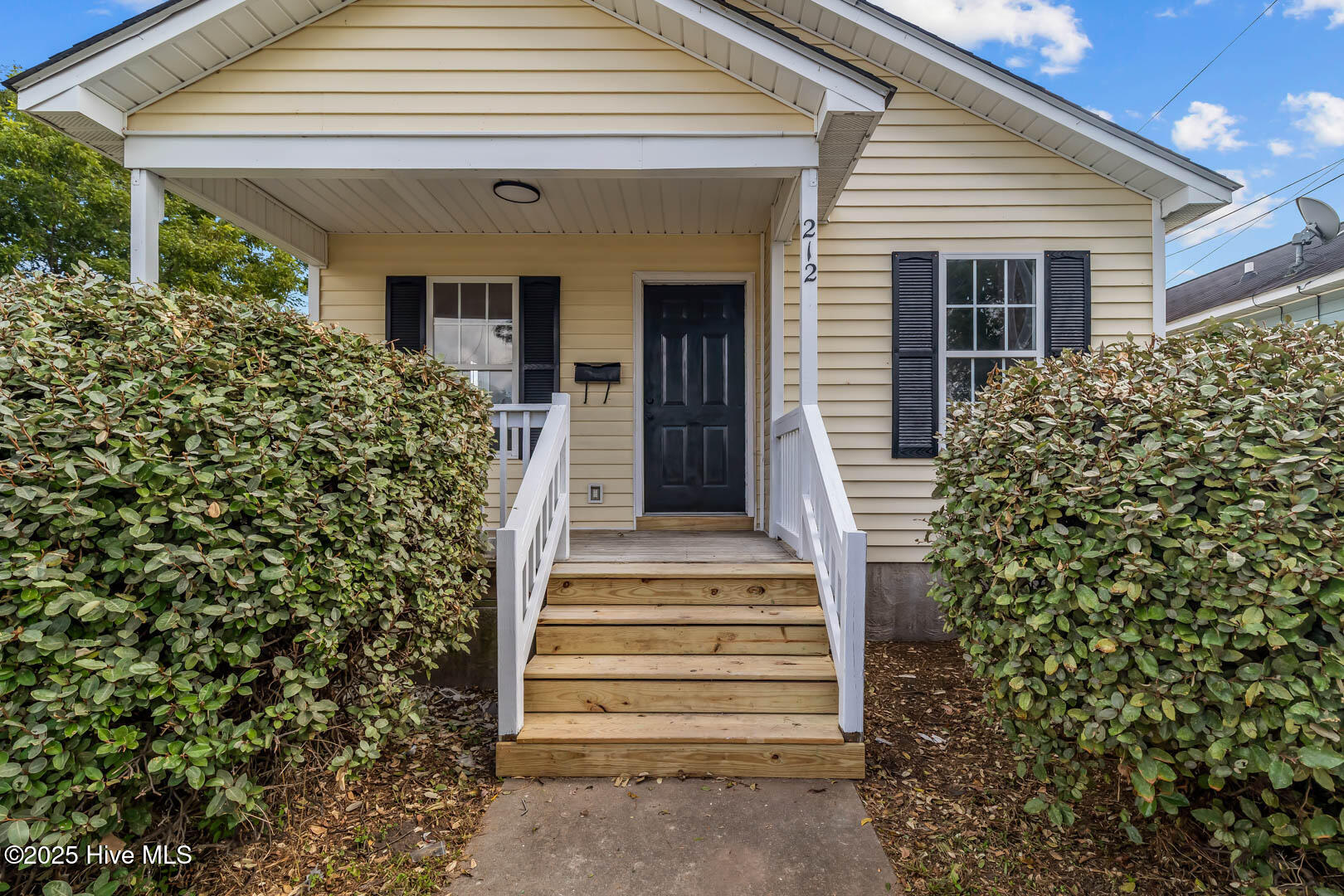 Homes for sale in New Bern, NC | 212 Lawson St, New Bern, NC 28562 | MLS# 100535635