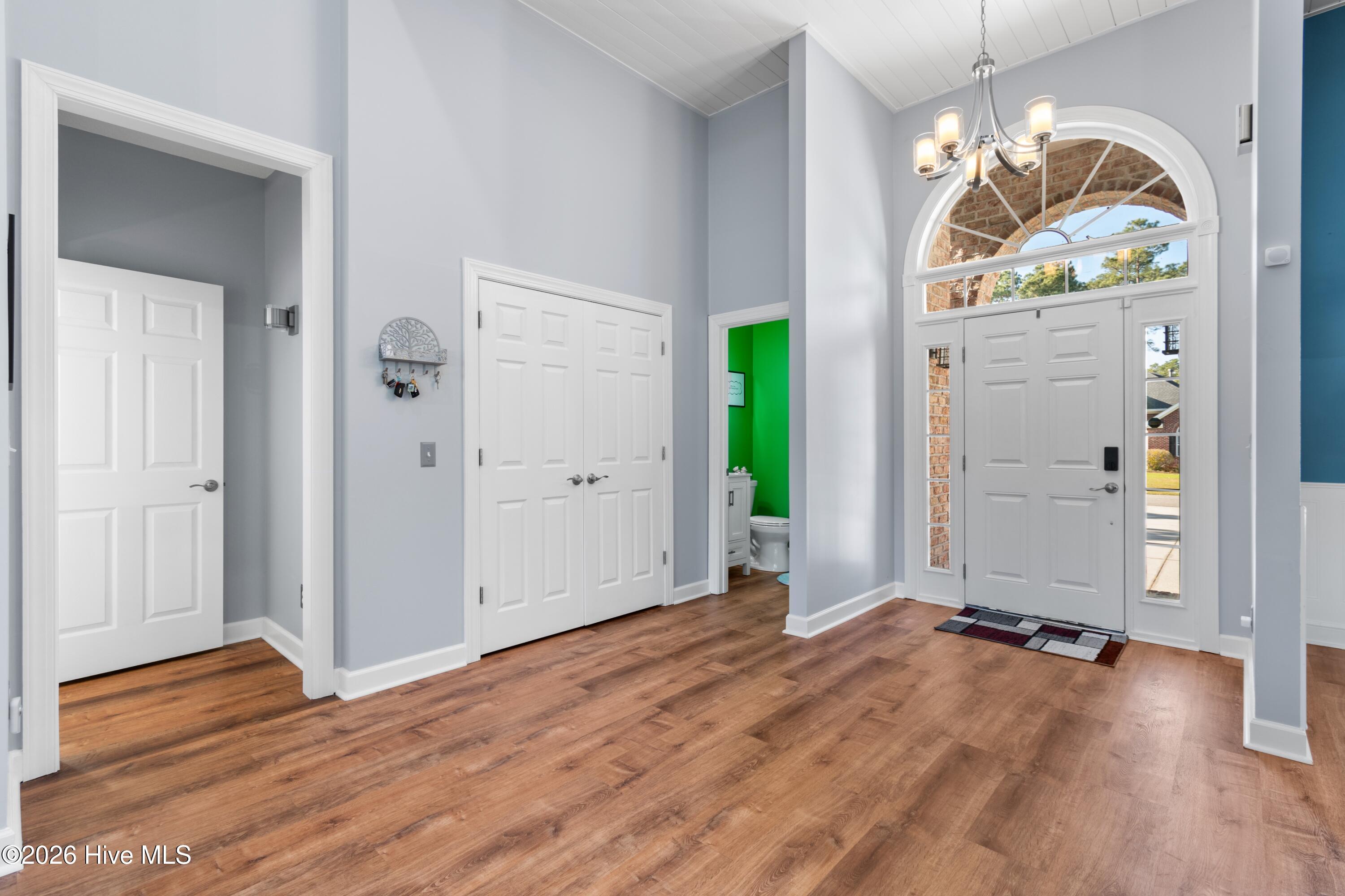 100564906 | Photo 22