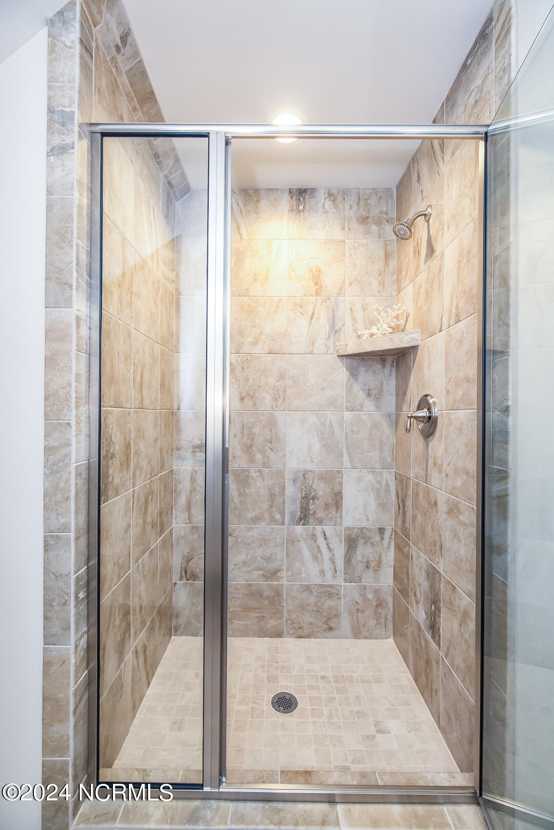 100410109 | Photo 48