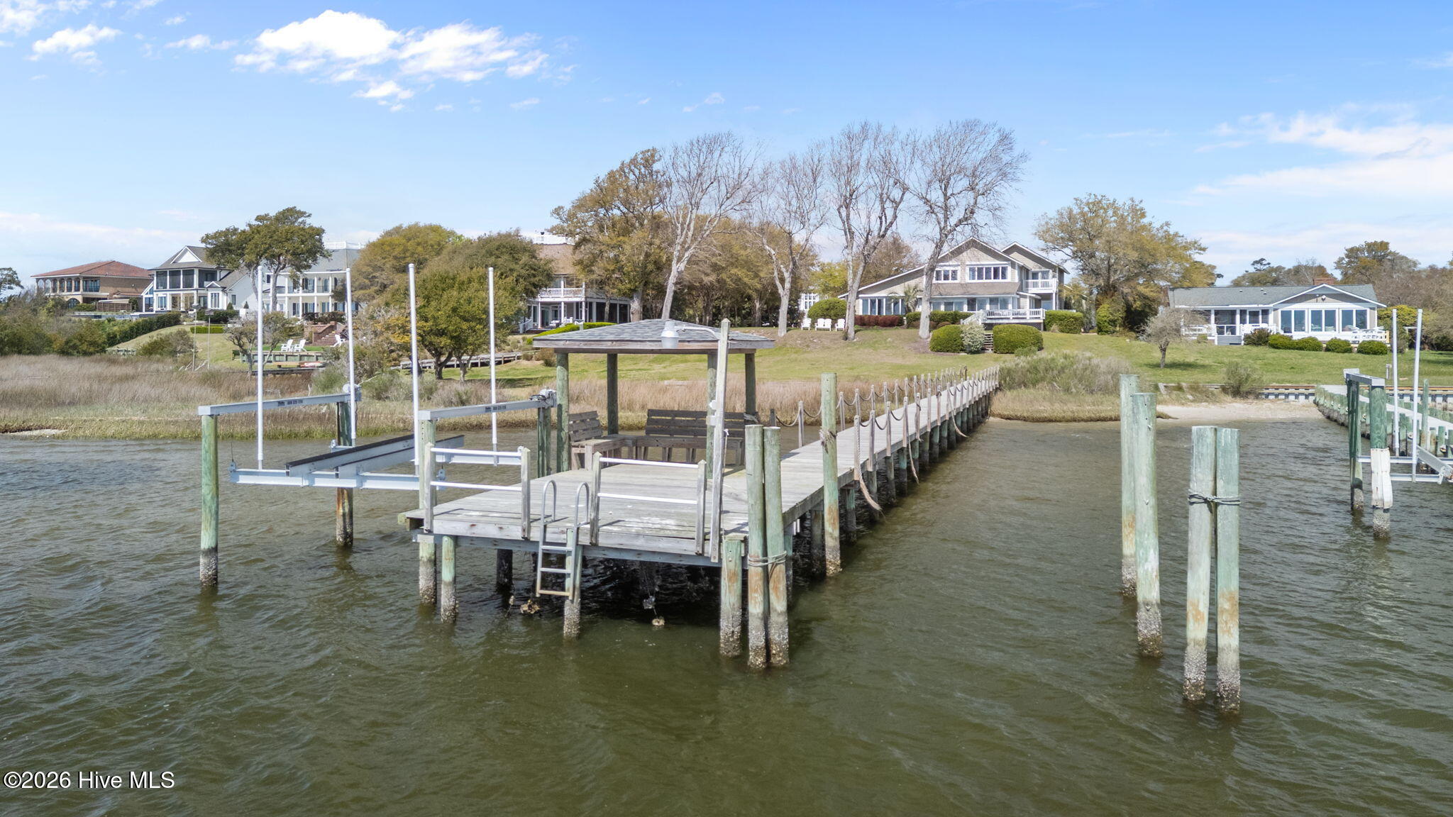 100564648 | Photo 56