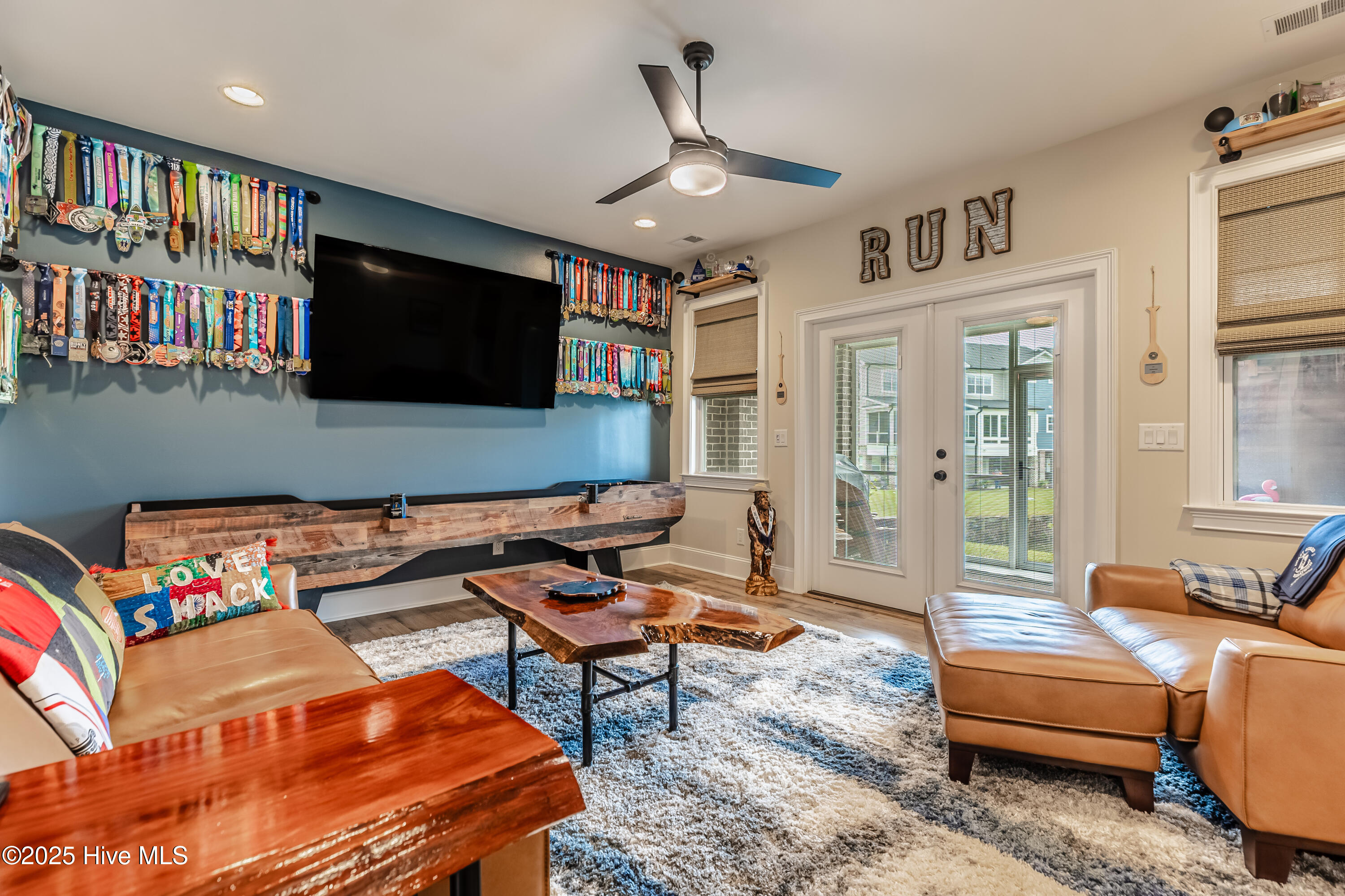 100523933 | Photo 43